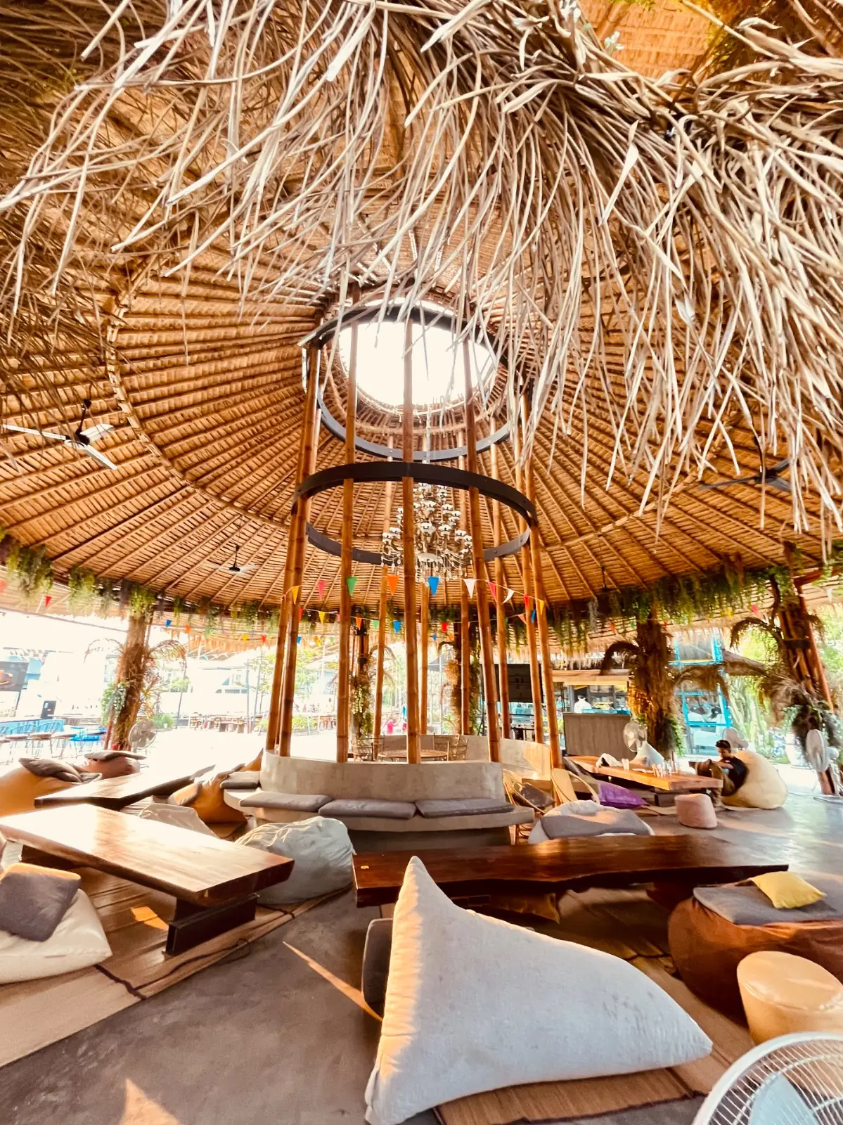 คุ้ง คาแนล คาเฟ่ ambiance image 1