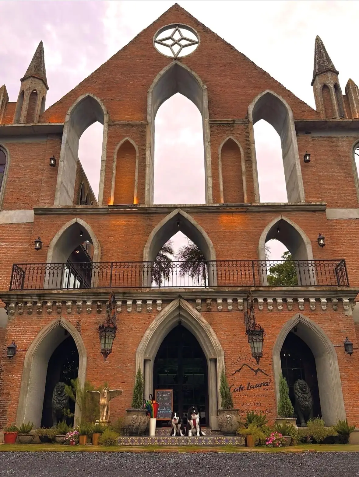 คาเฟ่ ลอร่า - นครนายก overall image 1
