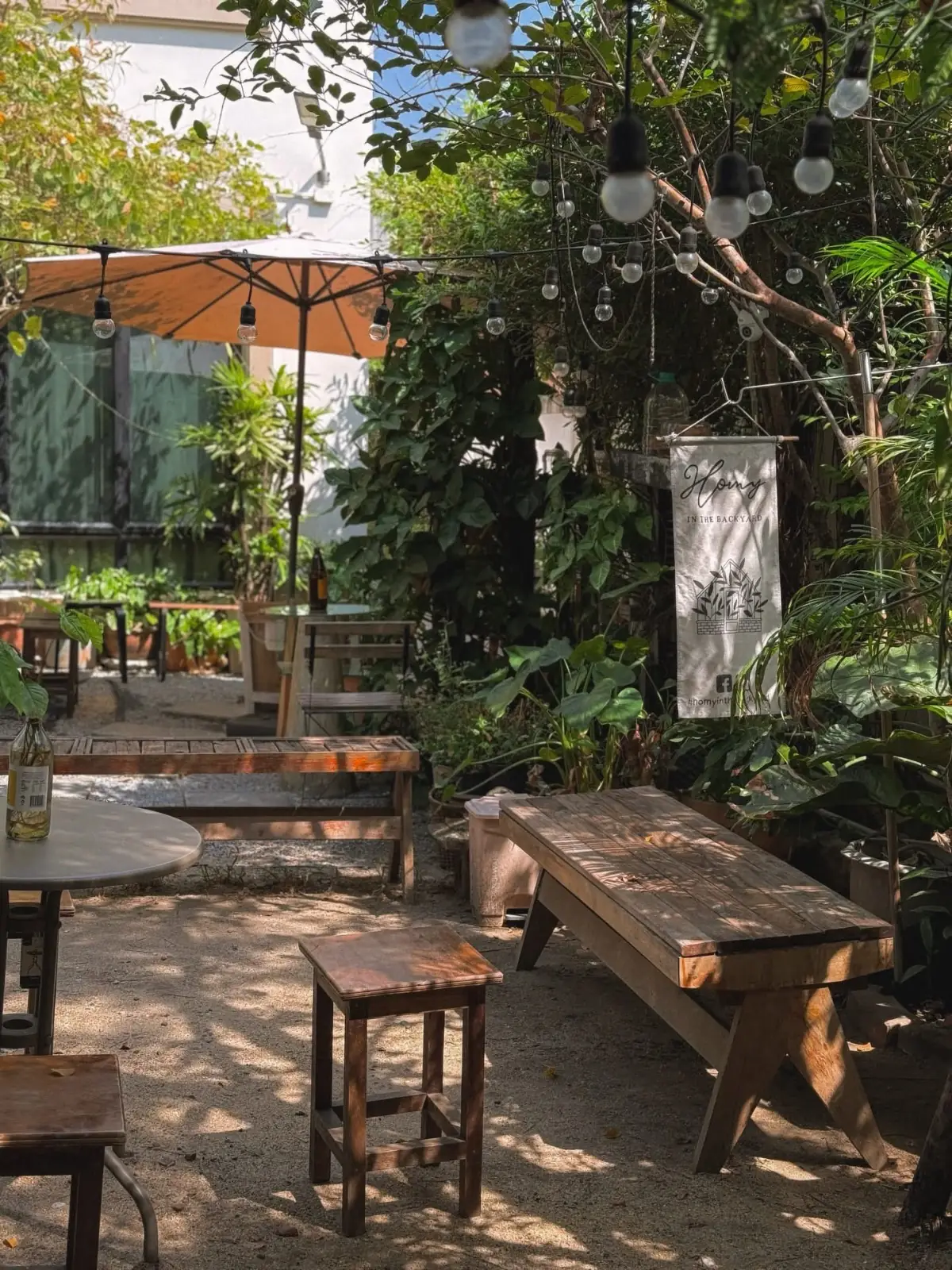 Homy in the backyard overall image 2