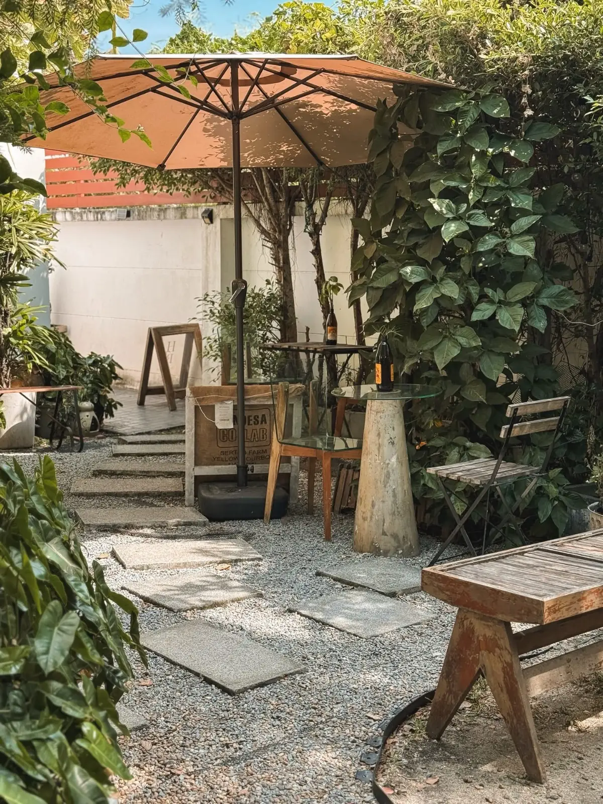 Homy in the backyard overall image 3