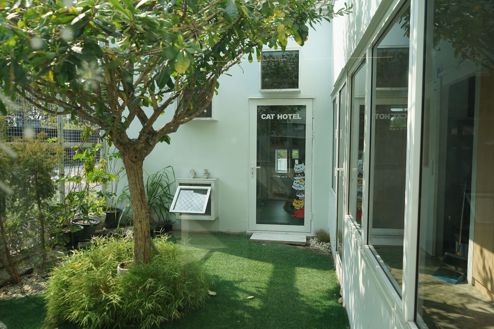 The Pethouse hero image 10