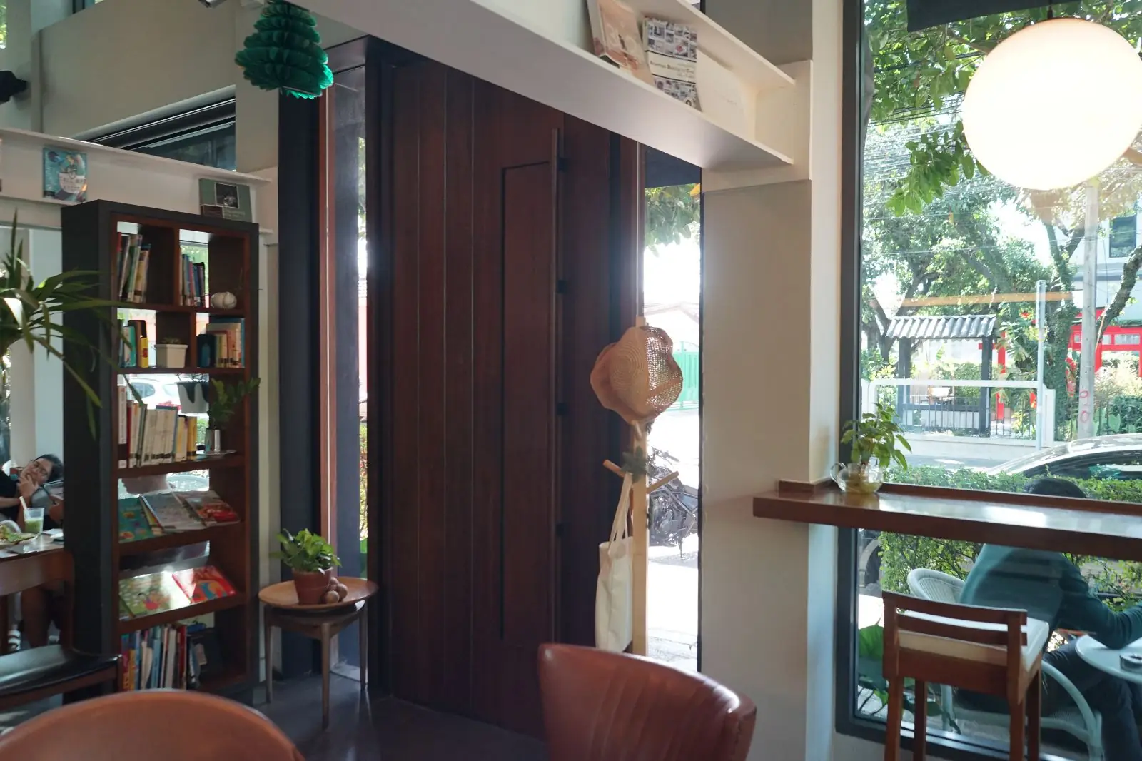 Library Cafe ambiance image 4