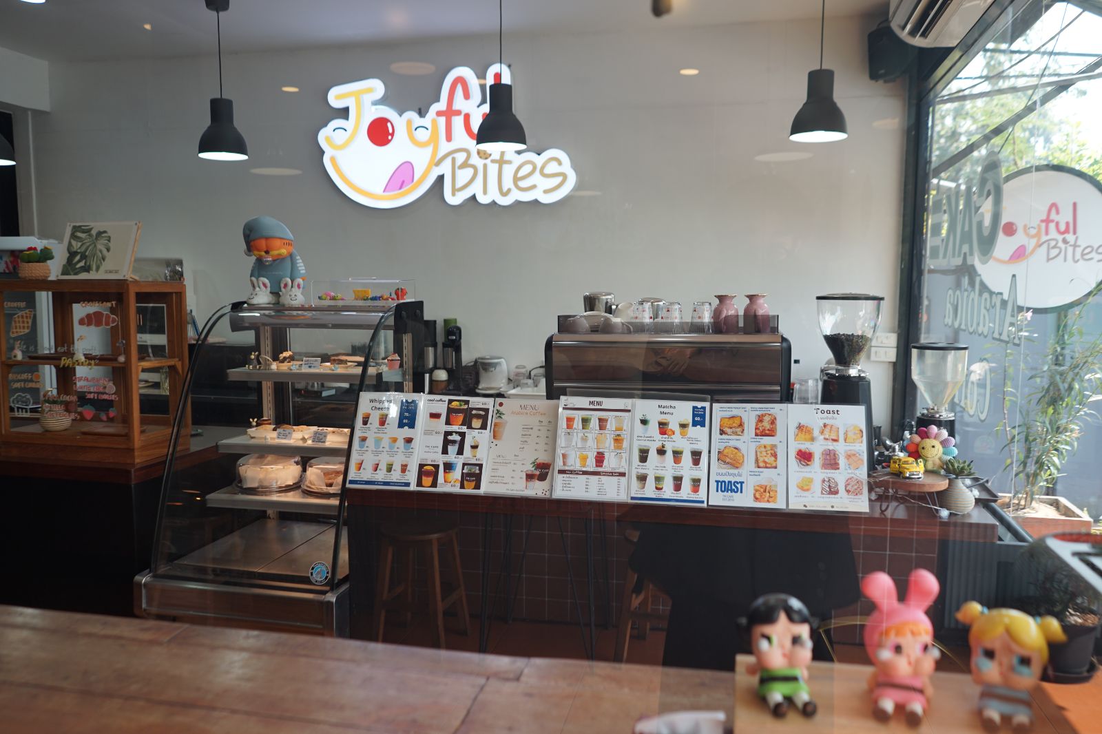 TIK Cafe ambiance image 1