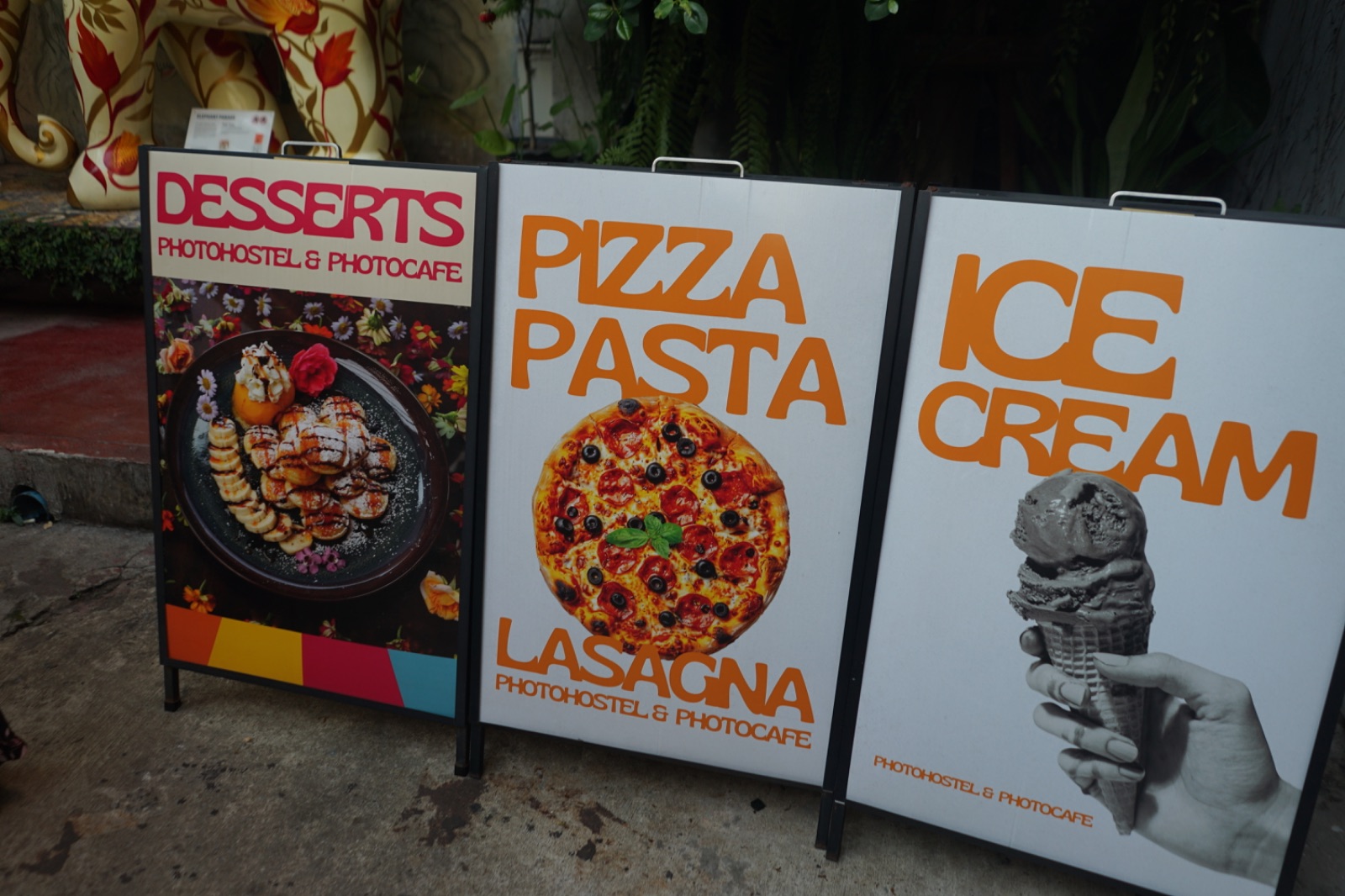 Photohostel & Photocafe food image 1