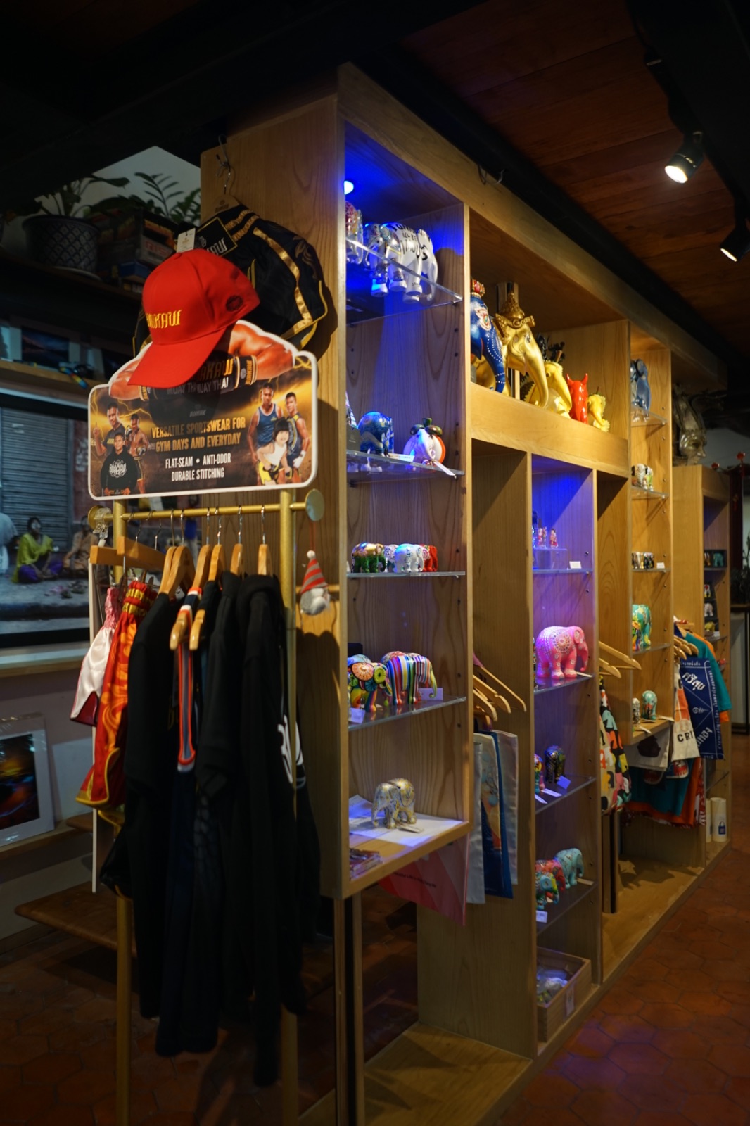 Photohostel & Photocafe overall image 3