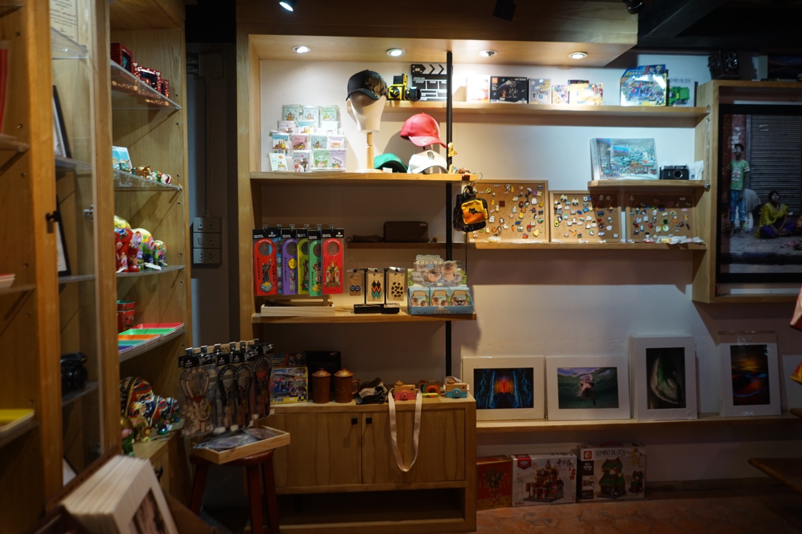 Photohostel & Photocafe overall image 1