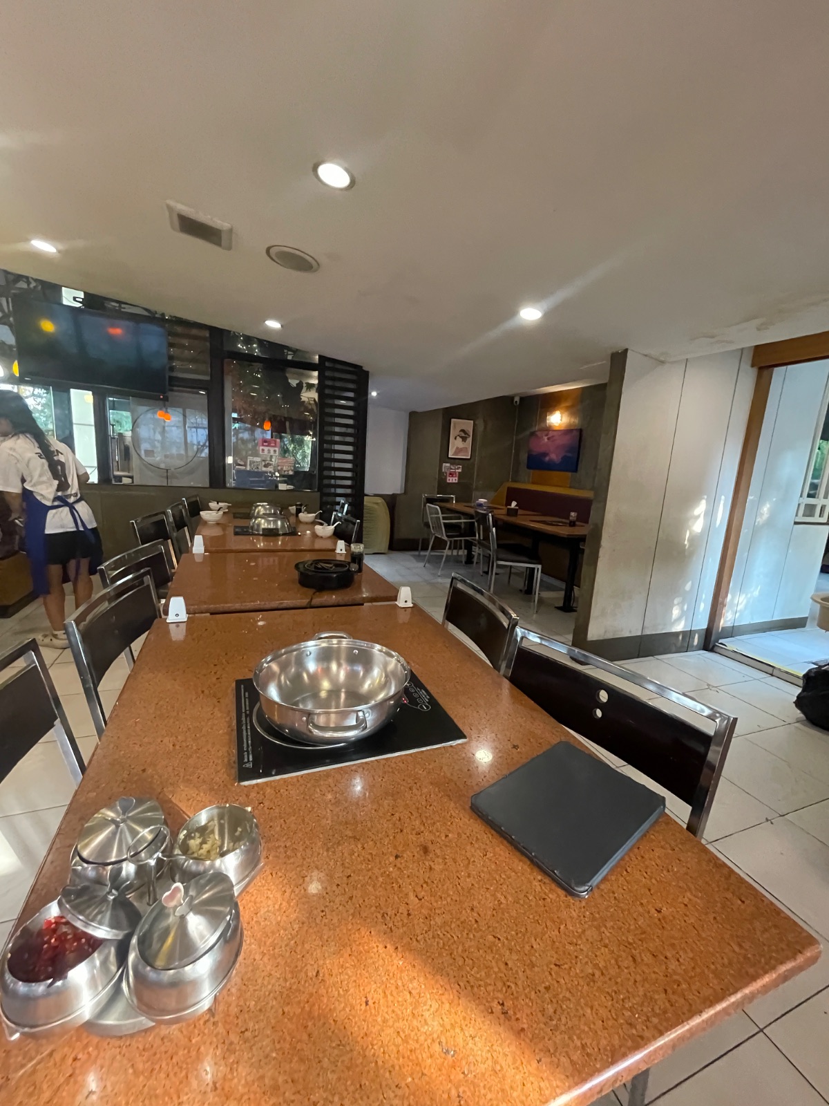 Shimi Shabu ambiance image 1