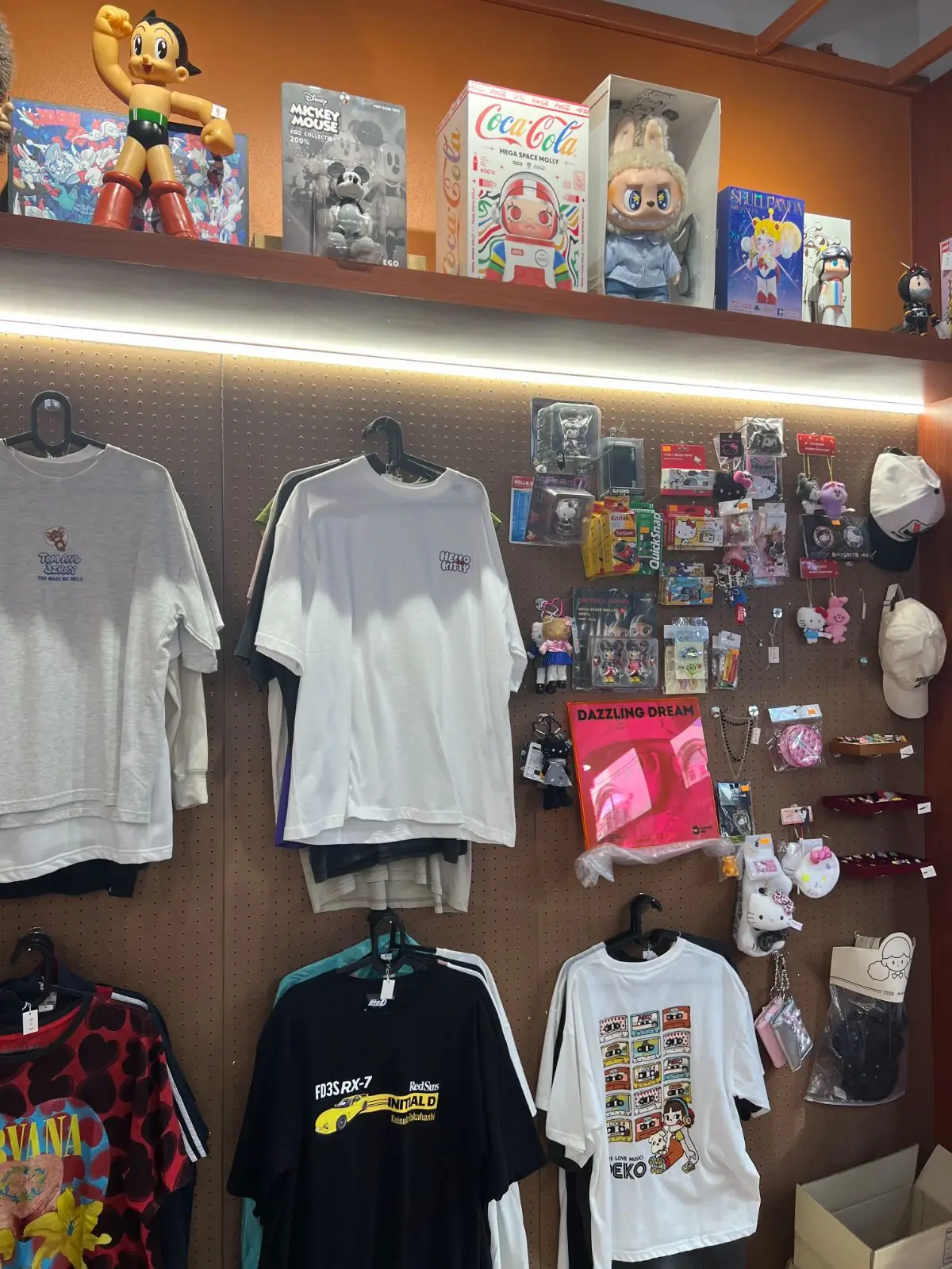 Teanee & Treasures ambiance image 1