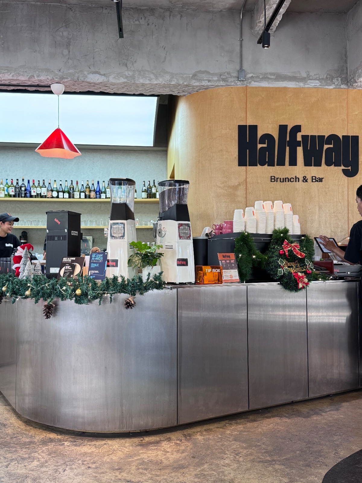 HALFWAY ambiance image 2