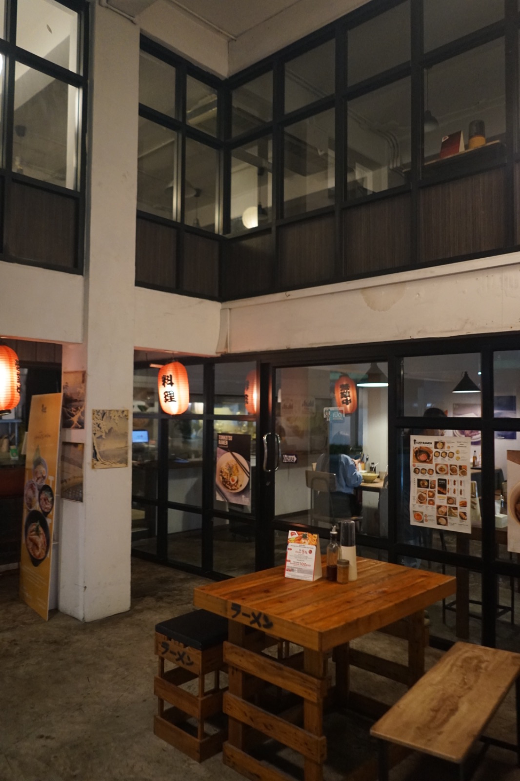 Lust Ramen - โครงการ วัน อุดมสุข ambiance image 1