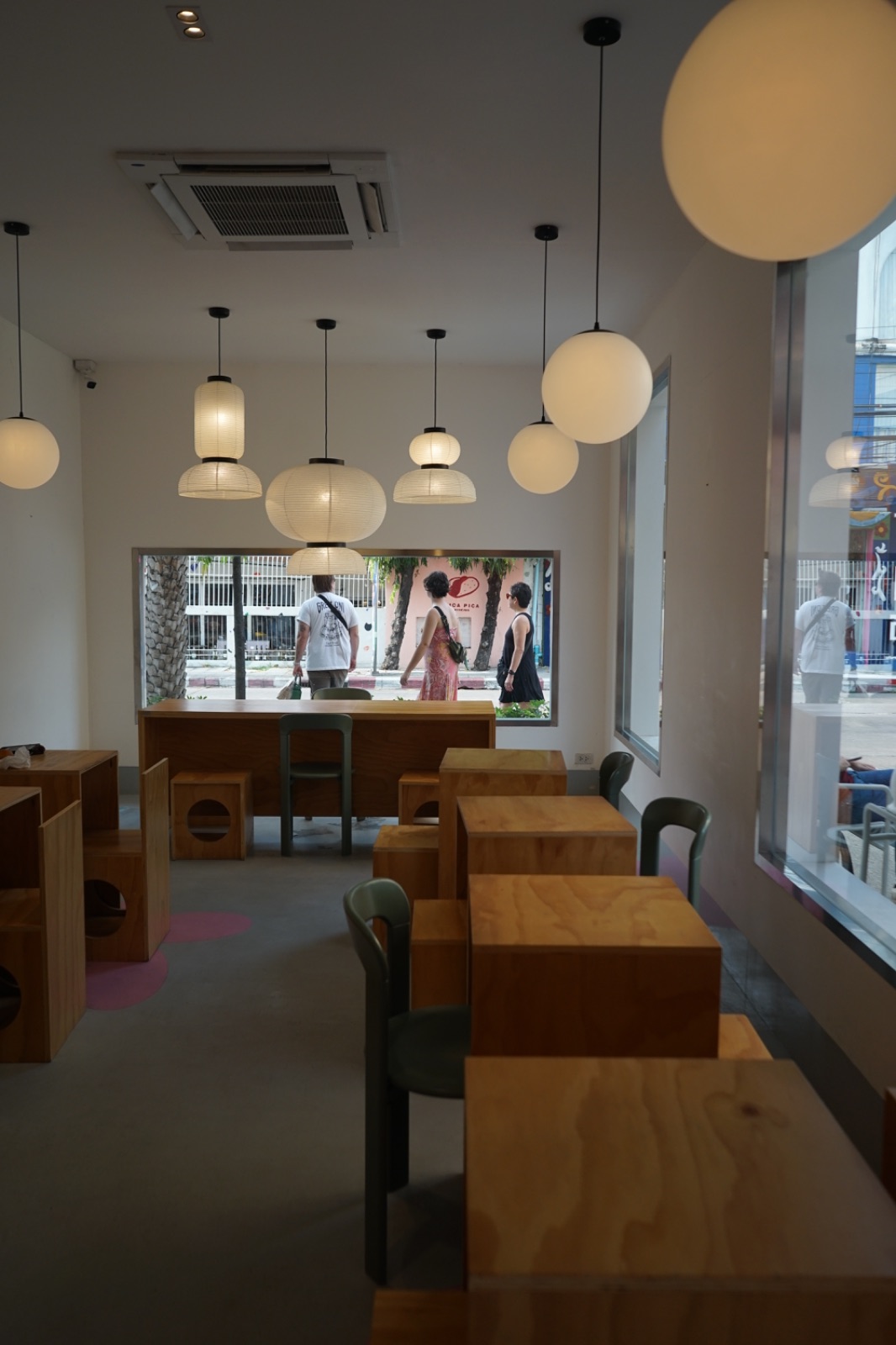 DONUT DISTURB ambiance image 3