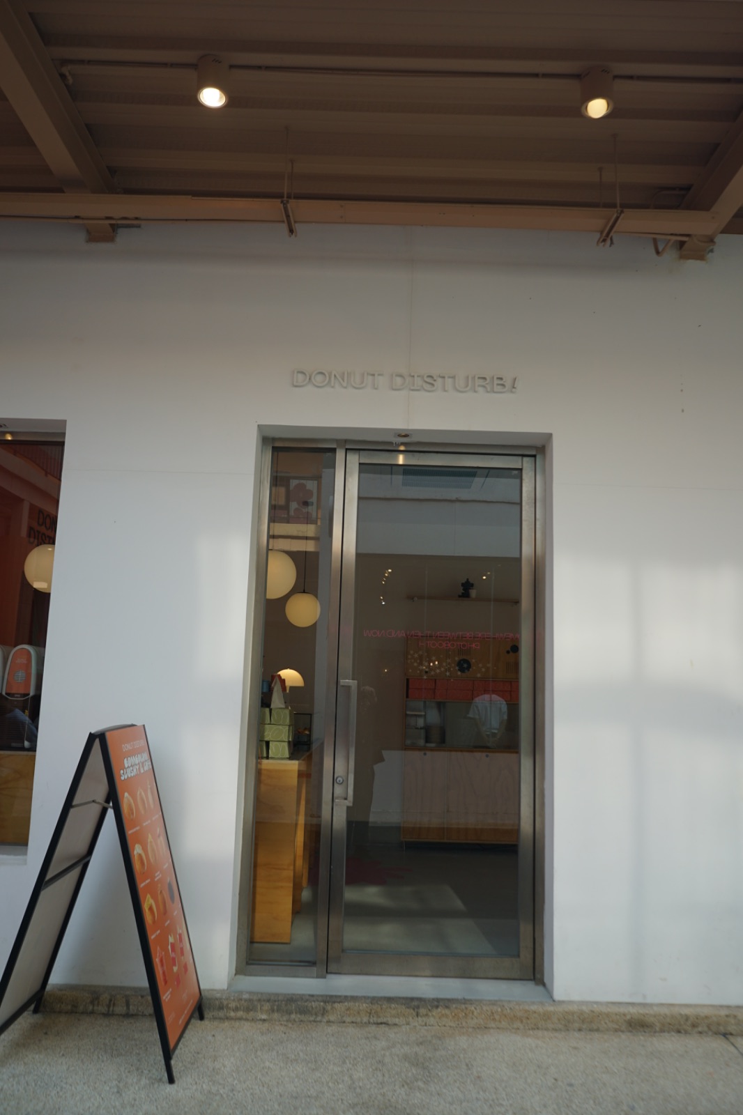 DONUT DISTURB ambiance image 5