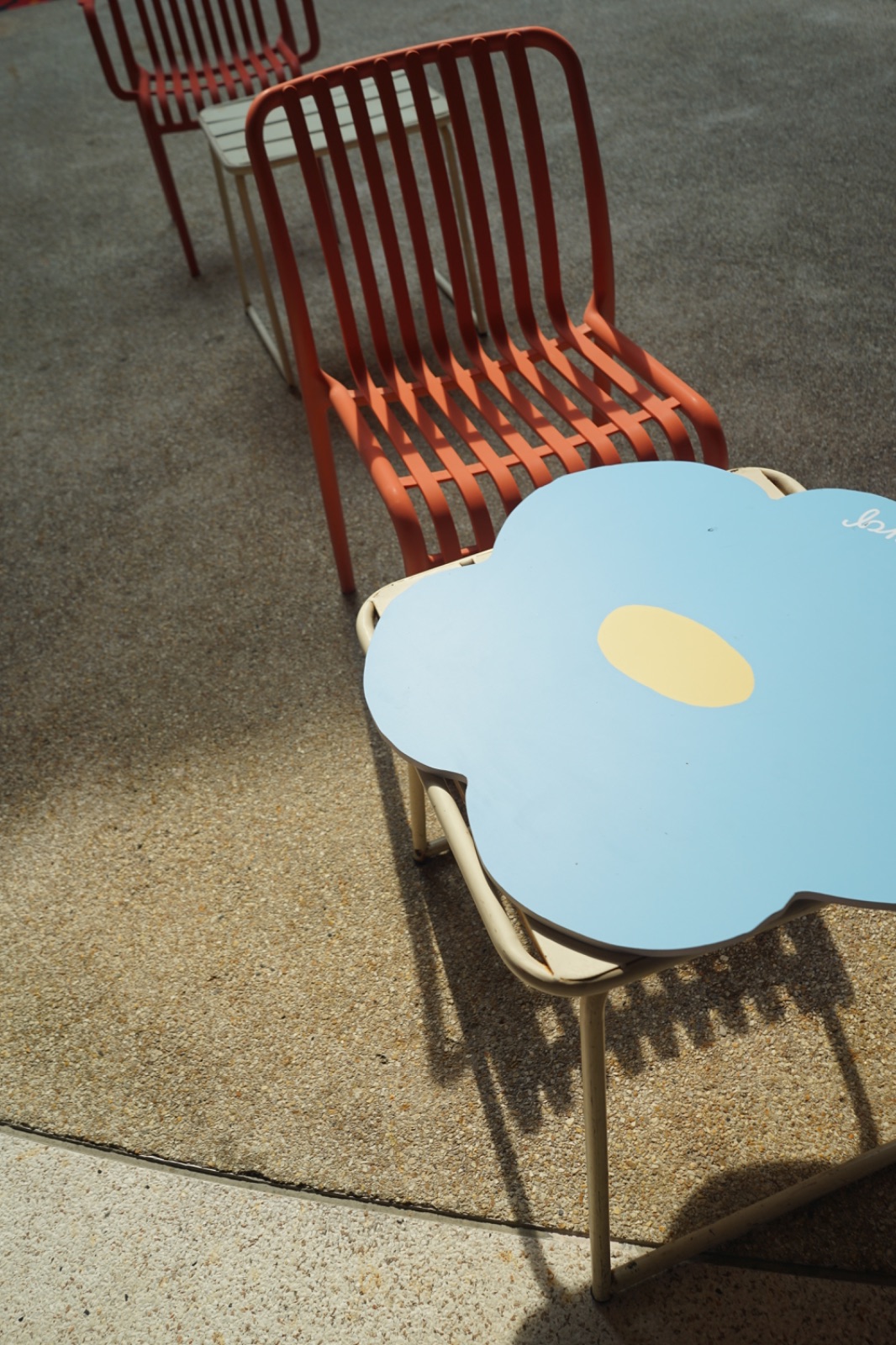 DONUT DISTURB ambiance image 6