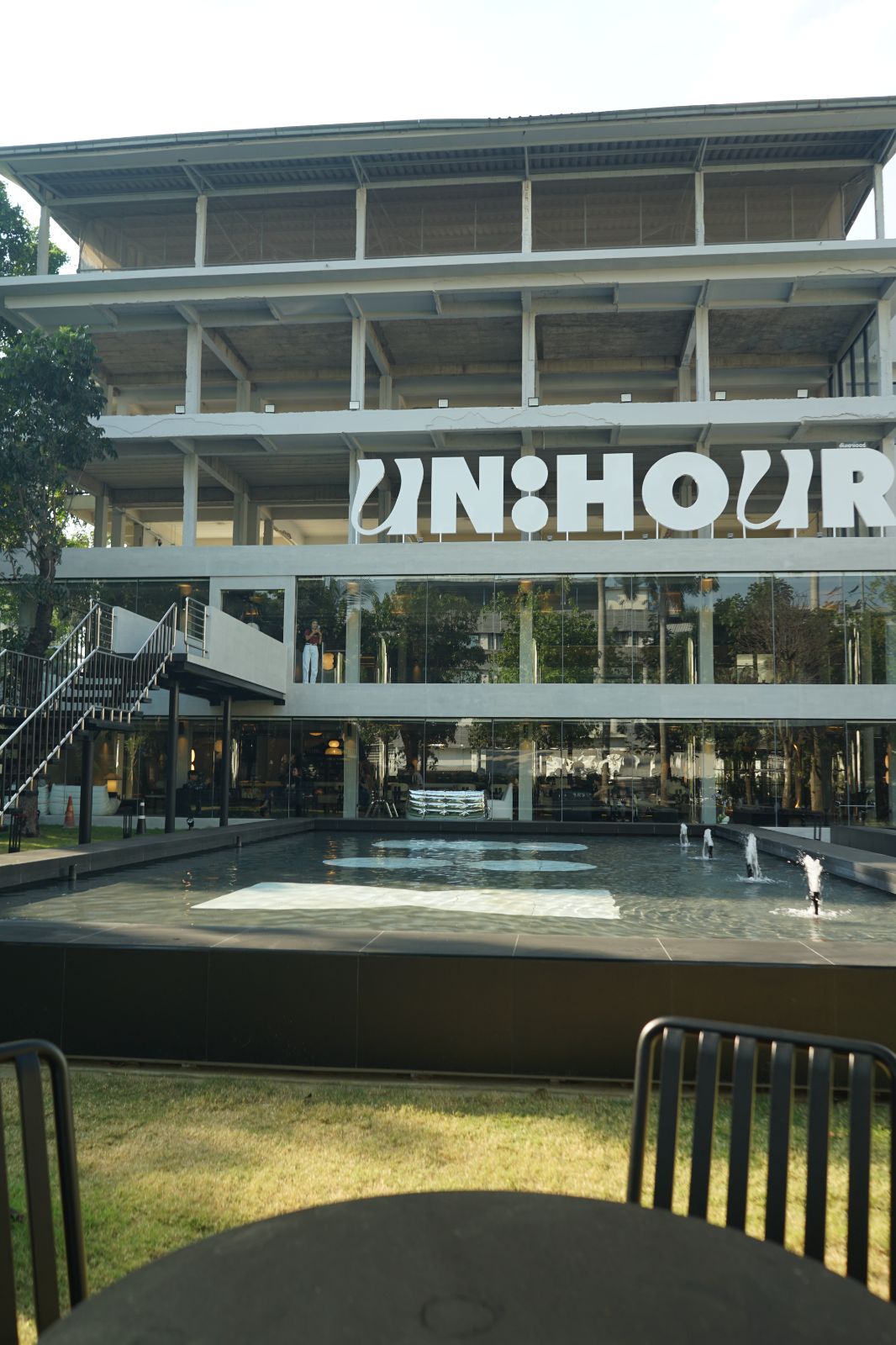 un.hour ambiance image 5