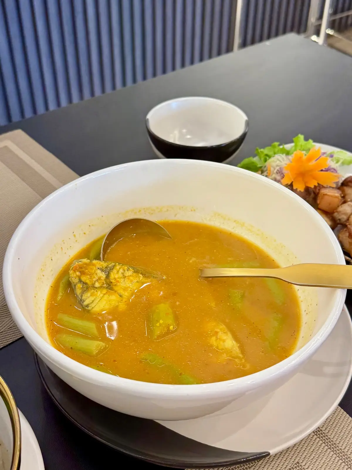 แกงส้ม by เรือขุดแร่ - ปิ่นเกล้า food image 2