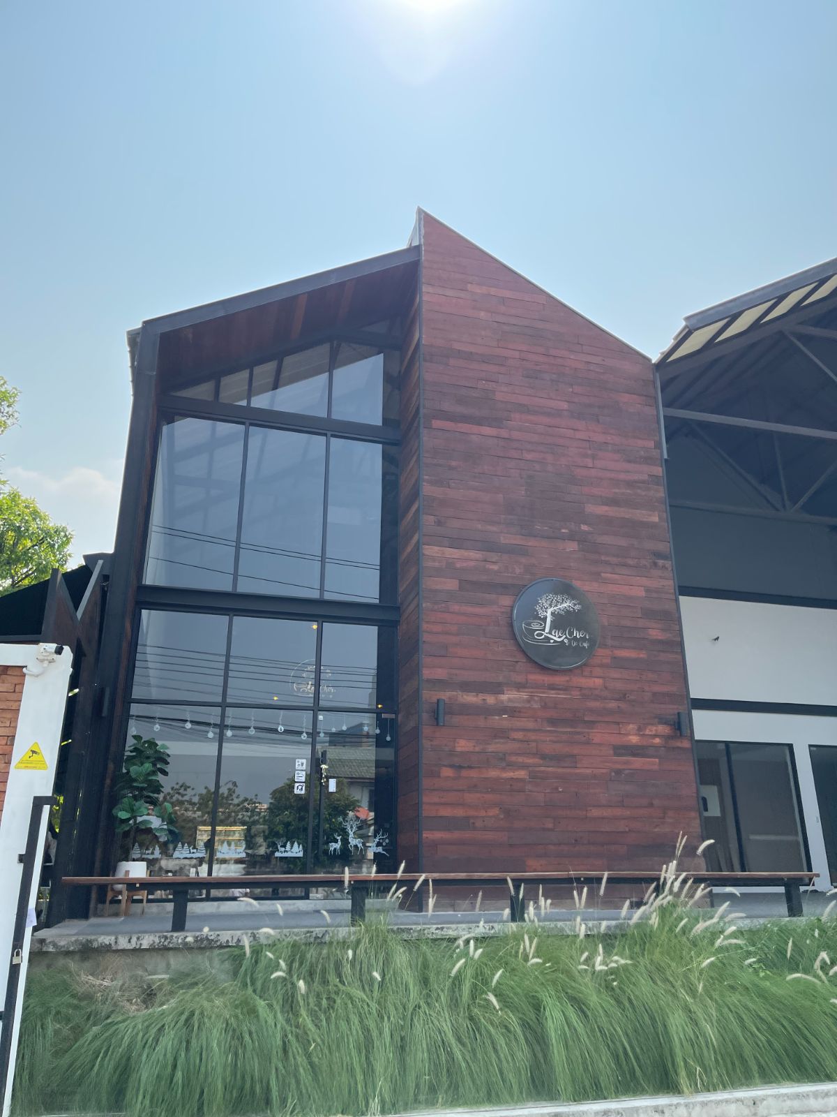 Lae Cher de Cafe ambiance image 3