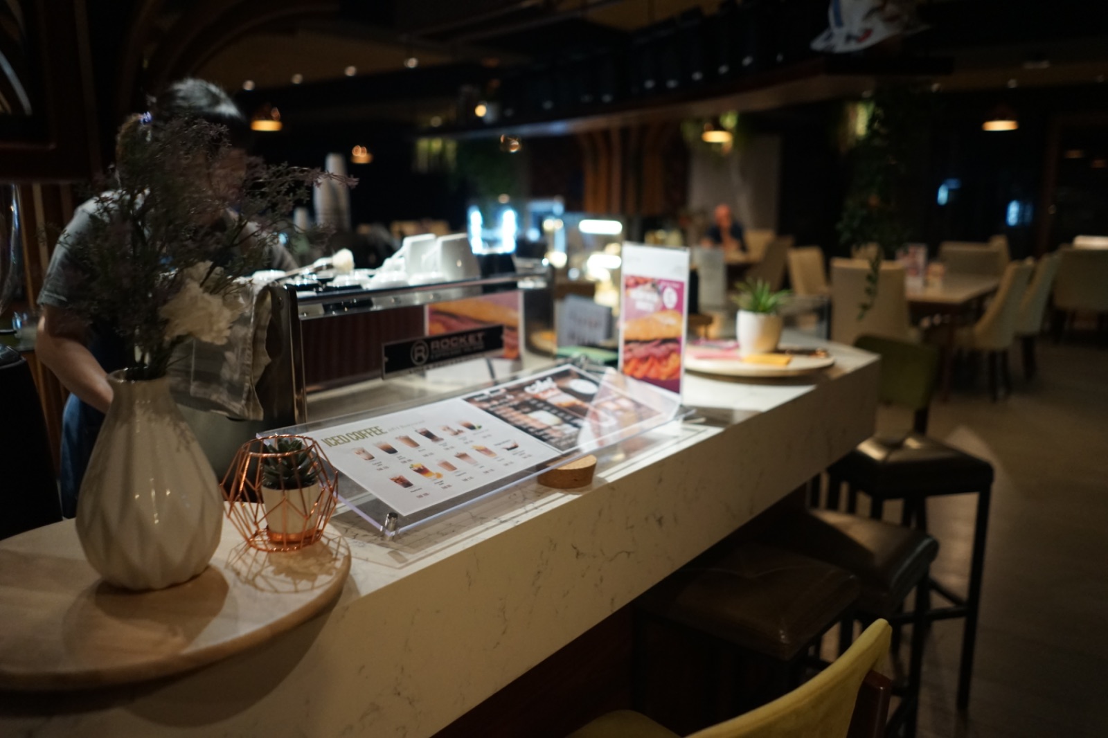 64 Sixty Four Restaurant ambiance image 3