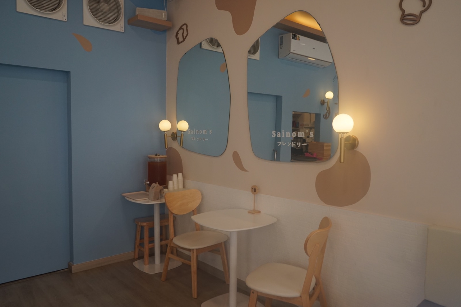 ร้านใส่นม - Sainom's สาขาบางนา ambiance image 7