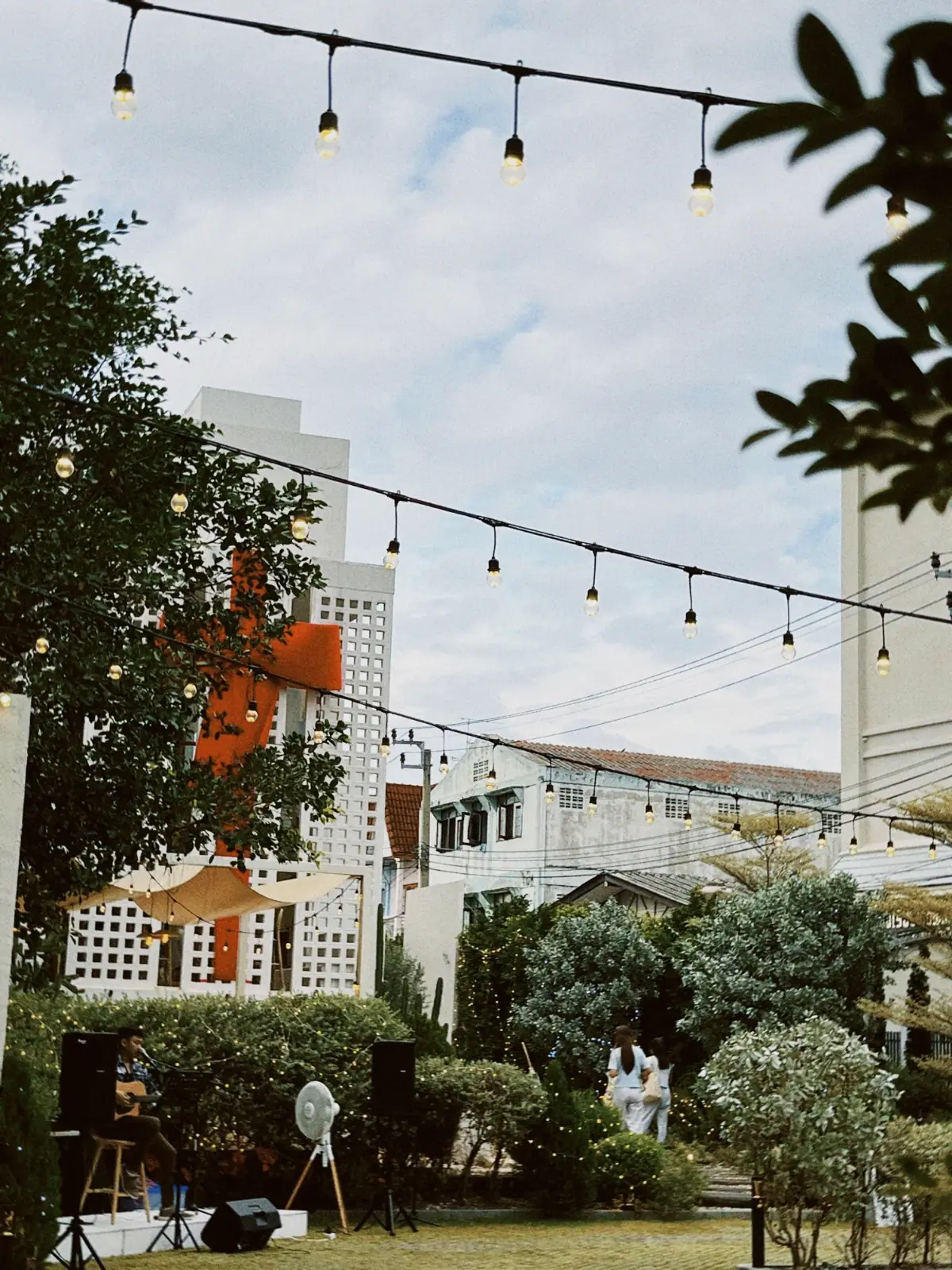 OIKOS ambiance image 2