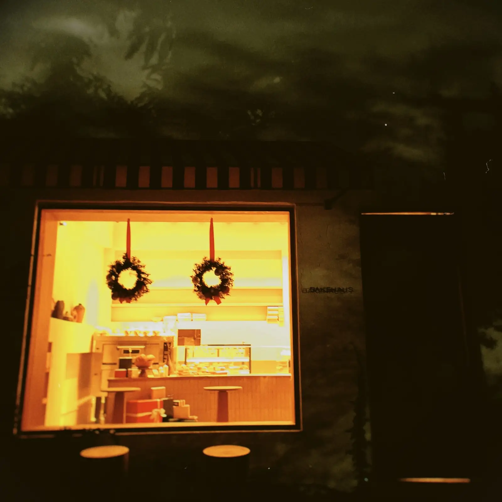 OIKOS ambiance image 1