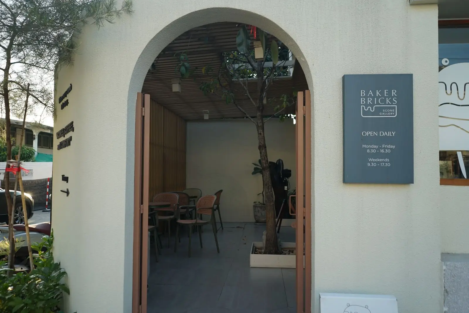 Baker Bricks Rama IX ambiance image 1