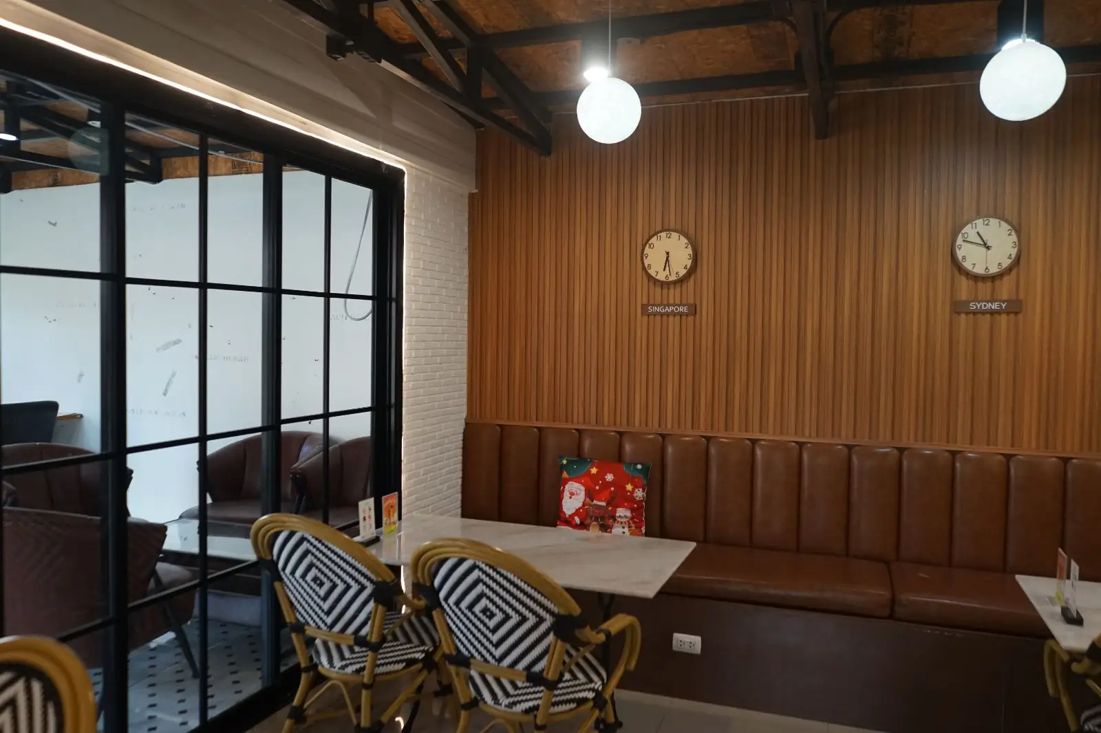 Maison de Siri Cafe & Eatery ambiance image 7