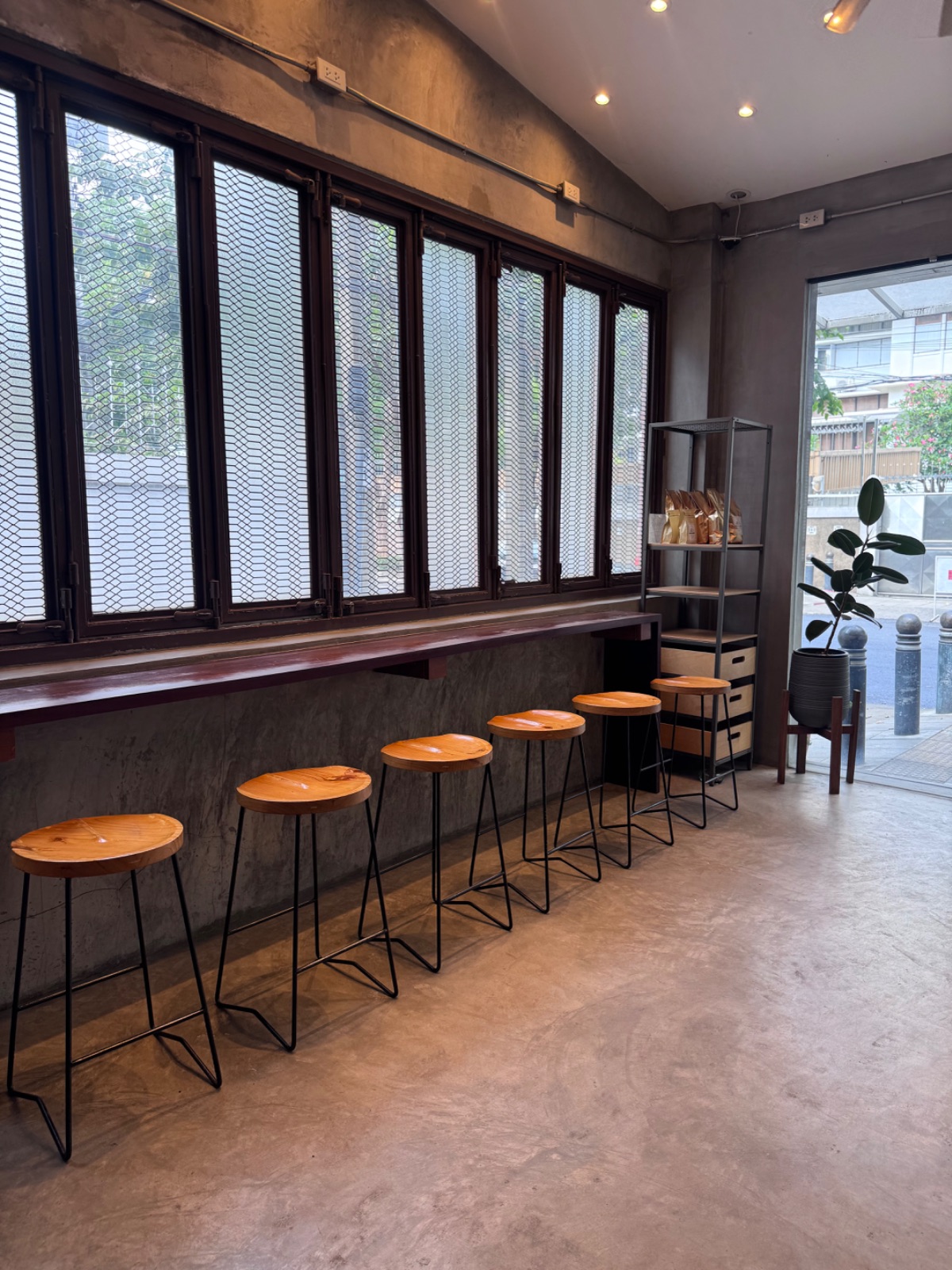 Convent Cafe ambiance image 1