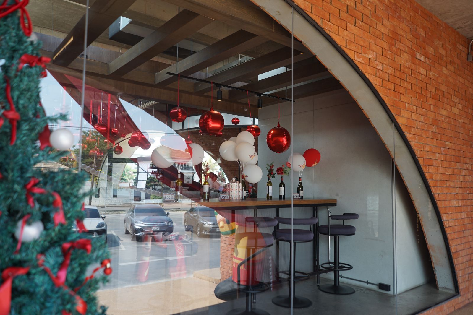 Dawn To Dusk ambiance image 6