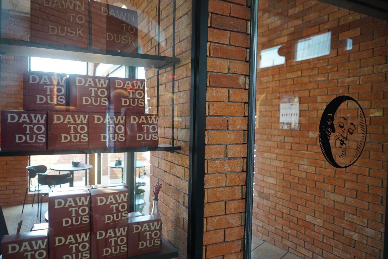 Dawn To Dusk ambiance image 11