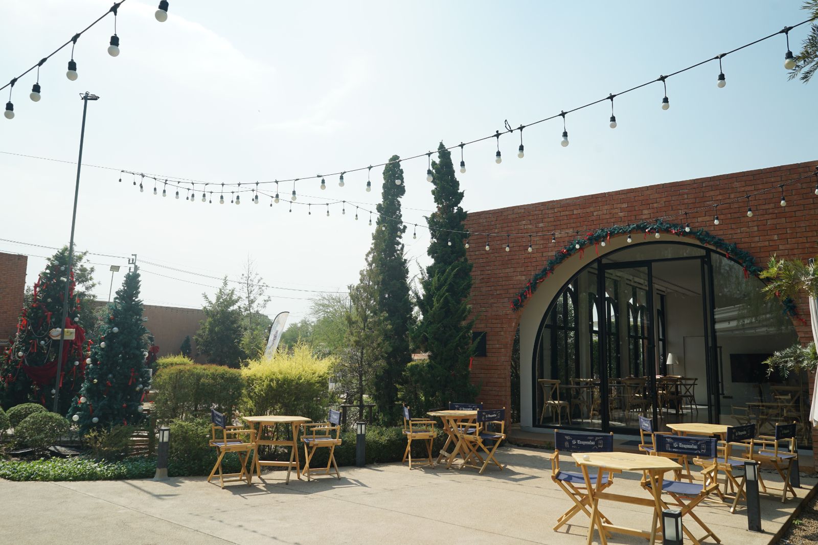 Dawn To Dusk ambiance image 14