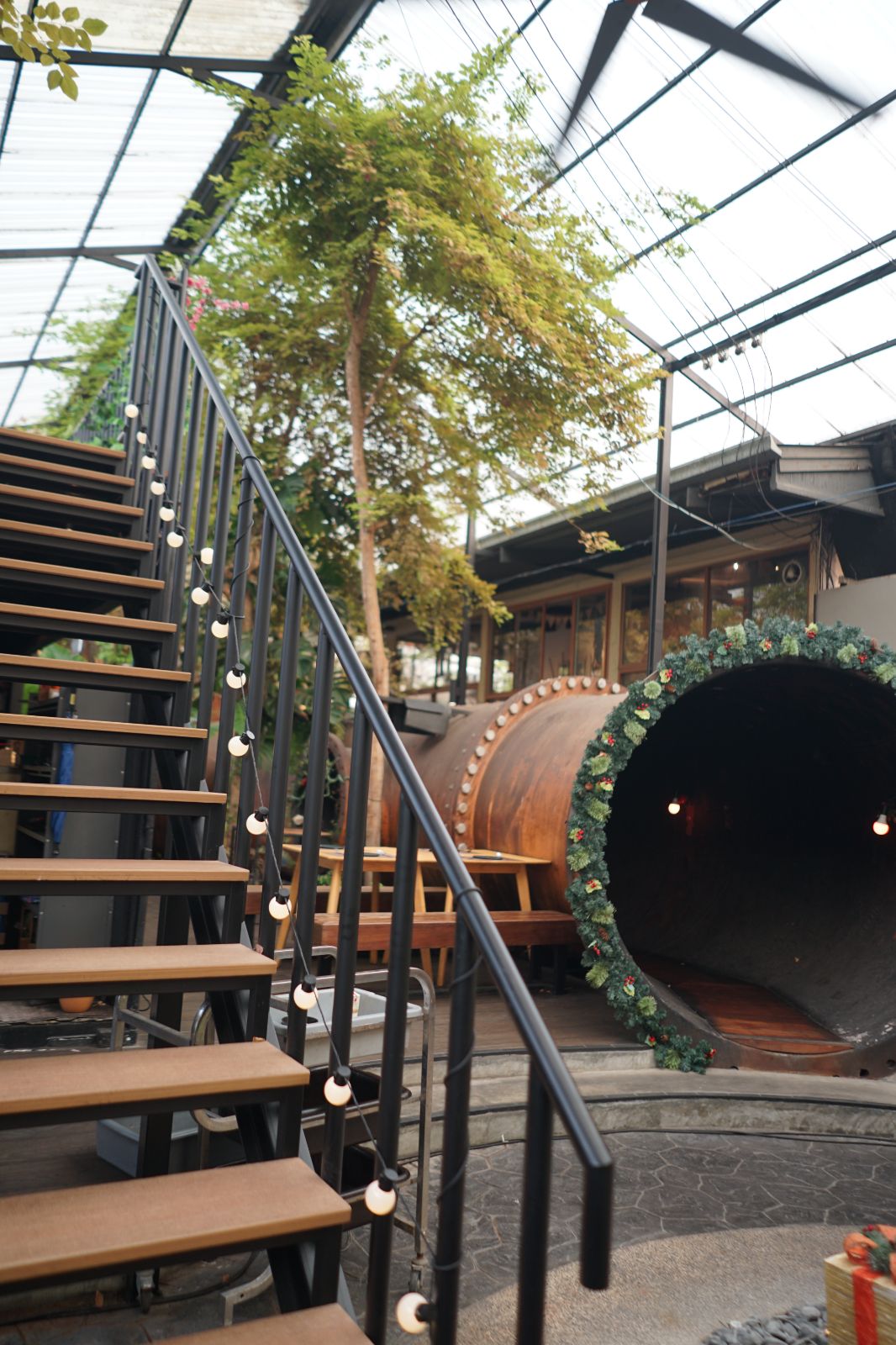 MOUSE THE FINE HIDING ambiance image 11