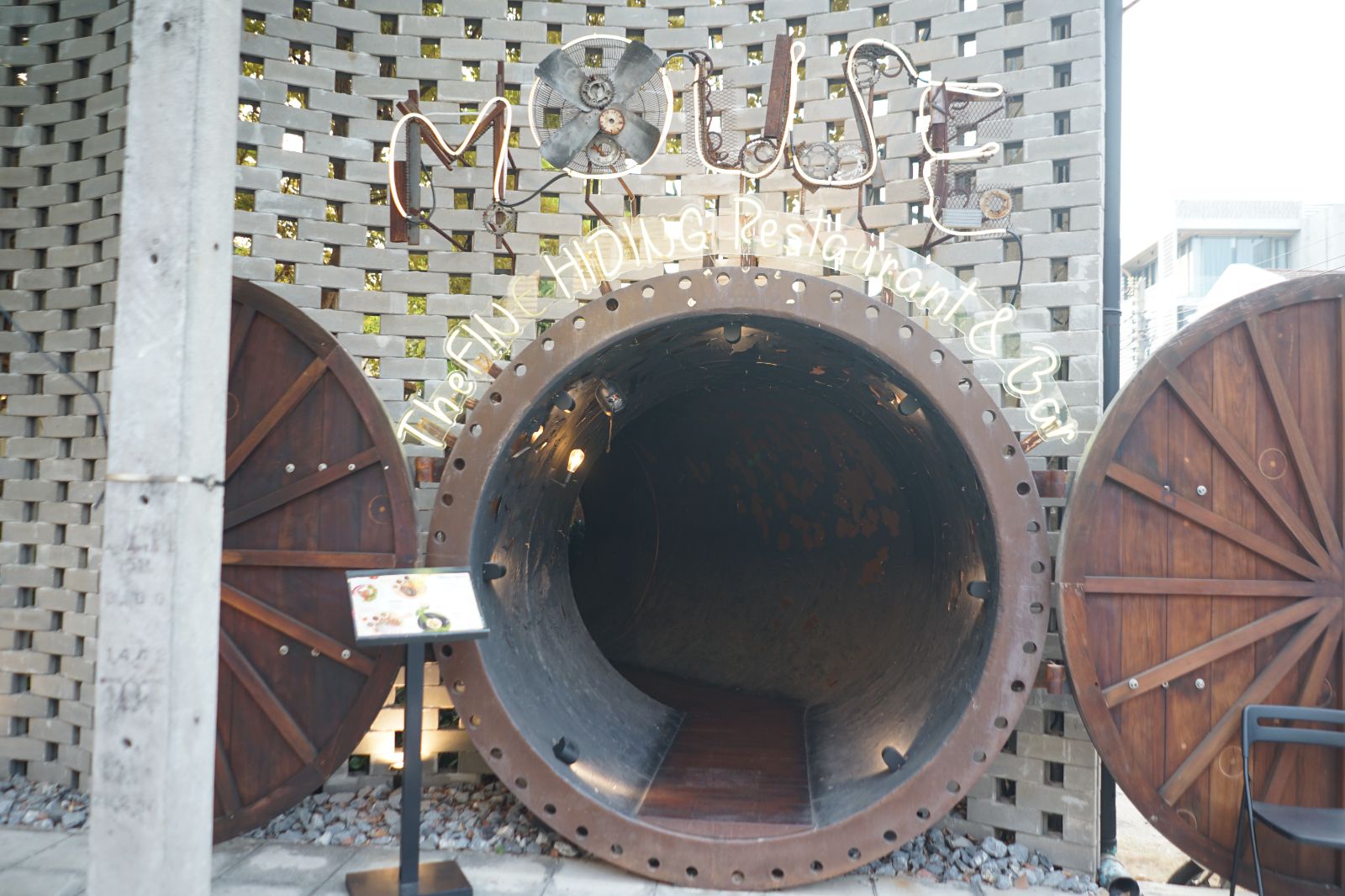 MOUSE THE FINE HIDING hero image 3