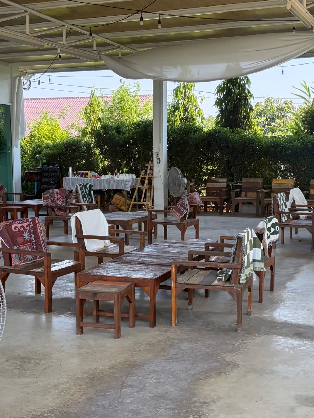 HOM HUG HOUSE CAFE overall image 2