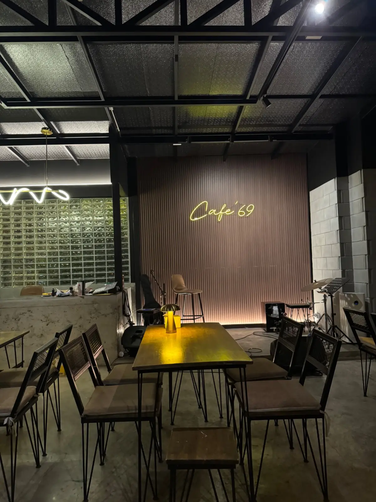 Cafe' 69 Car Care overall image 1