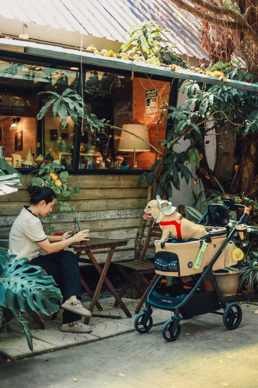 Resfeber Cafe ambiance image 3