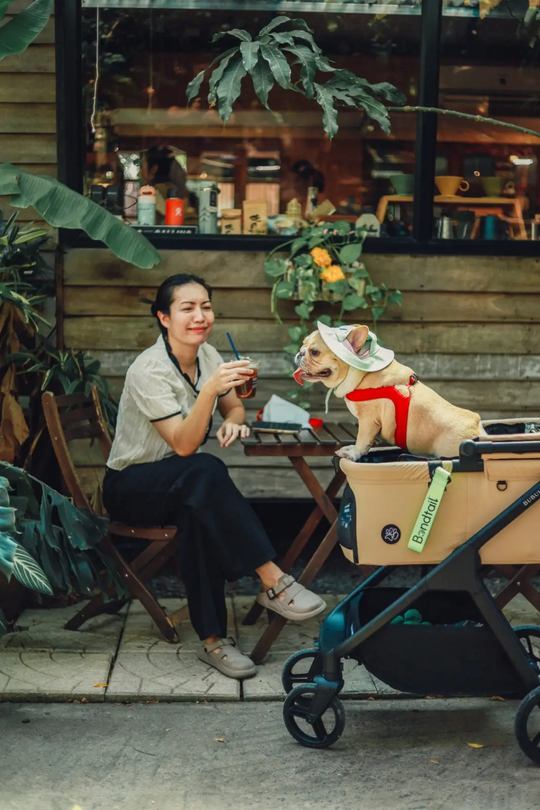 Resfeber Cafe ambiance image 2