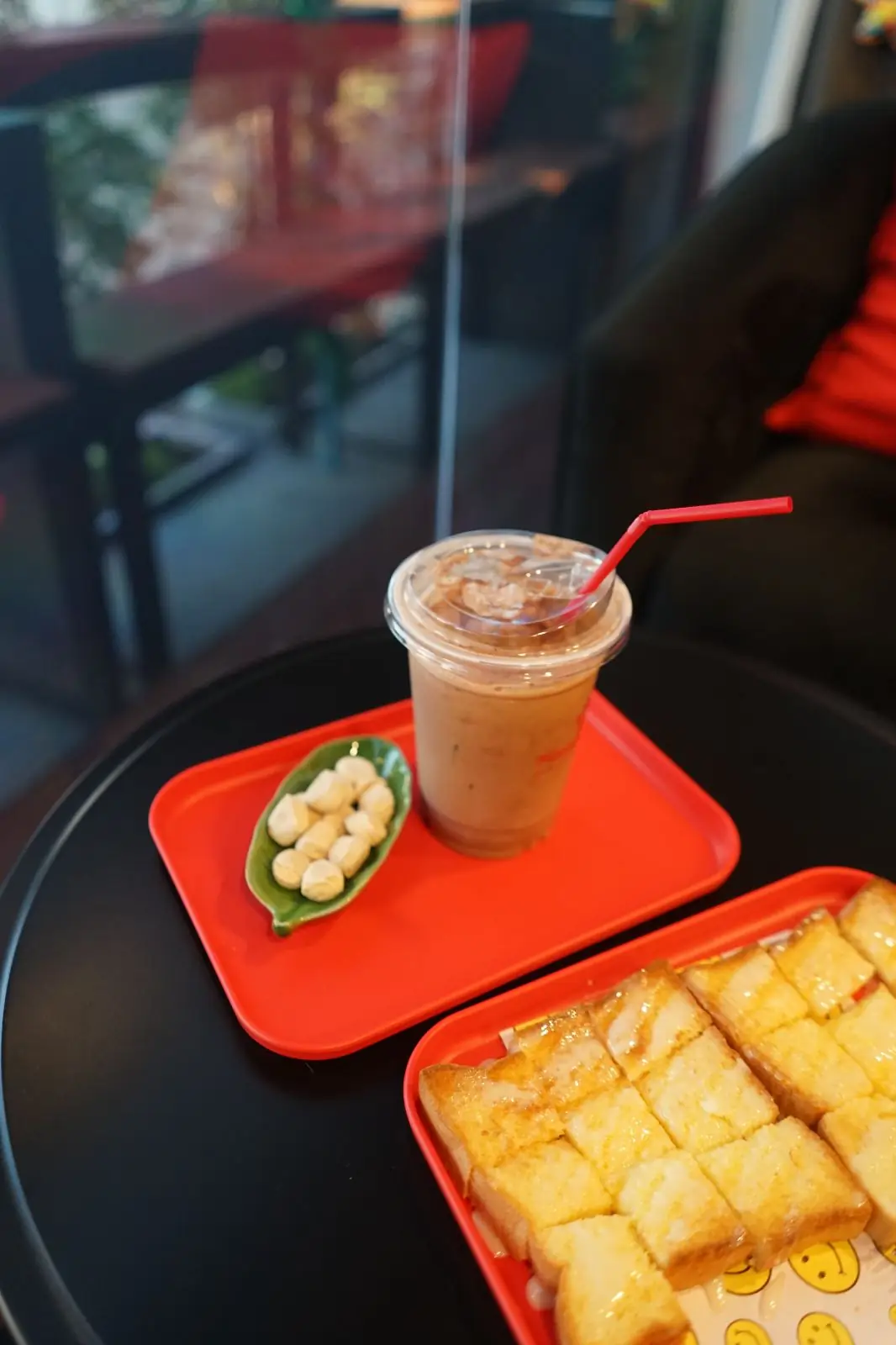 Missannie hero image 2