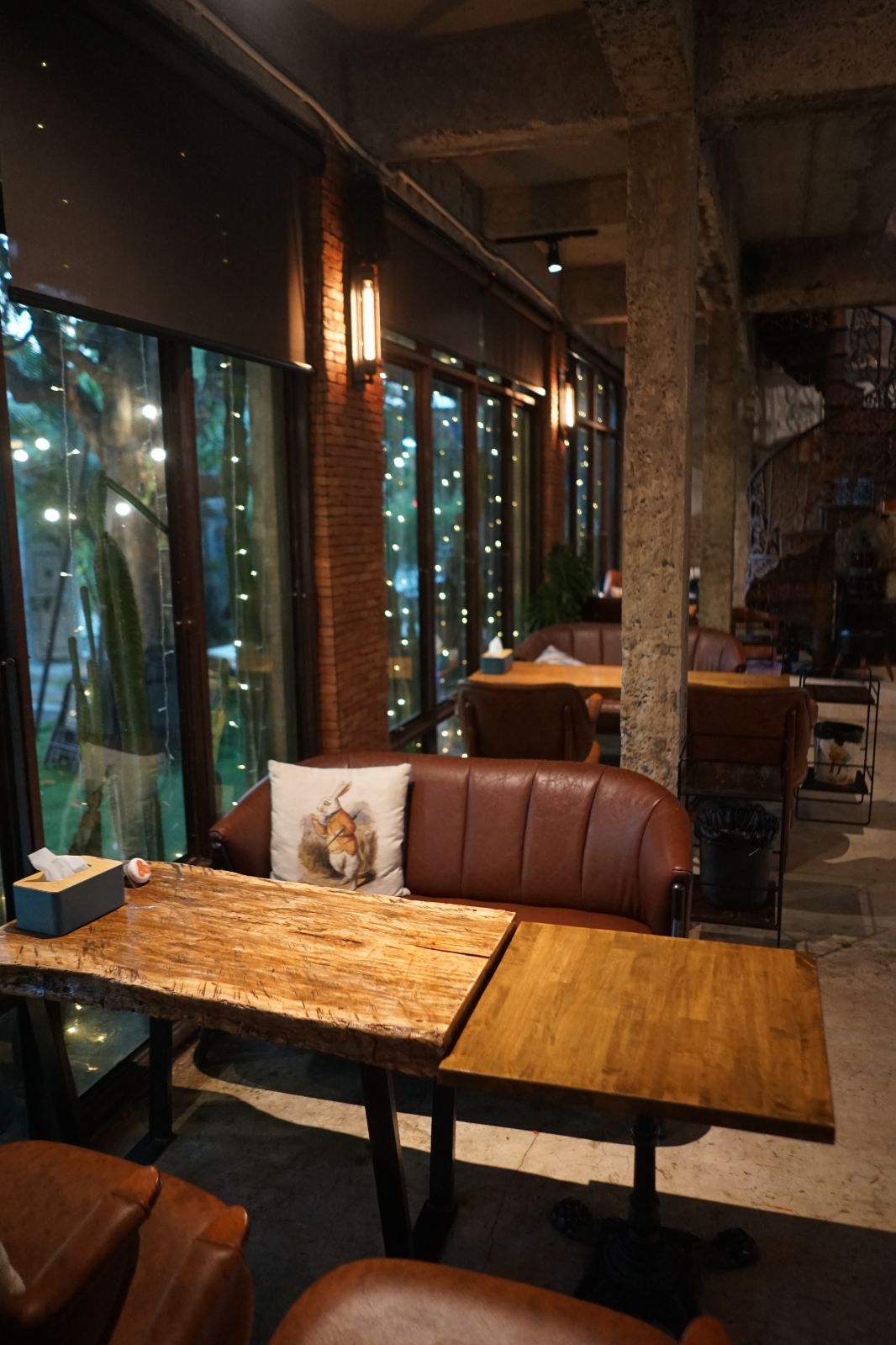 The Rabbit's Grove ambiance image 20