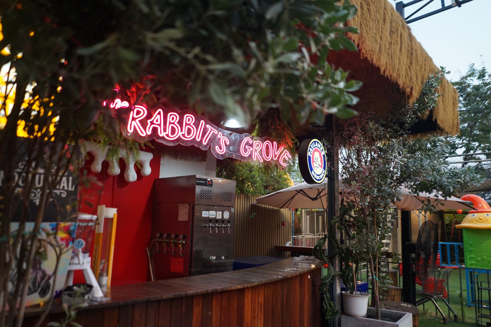 The Rabbit's Grove ambiance image 25