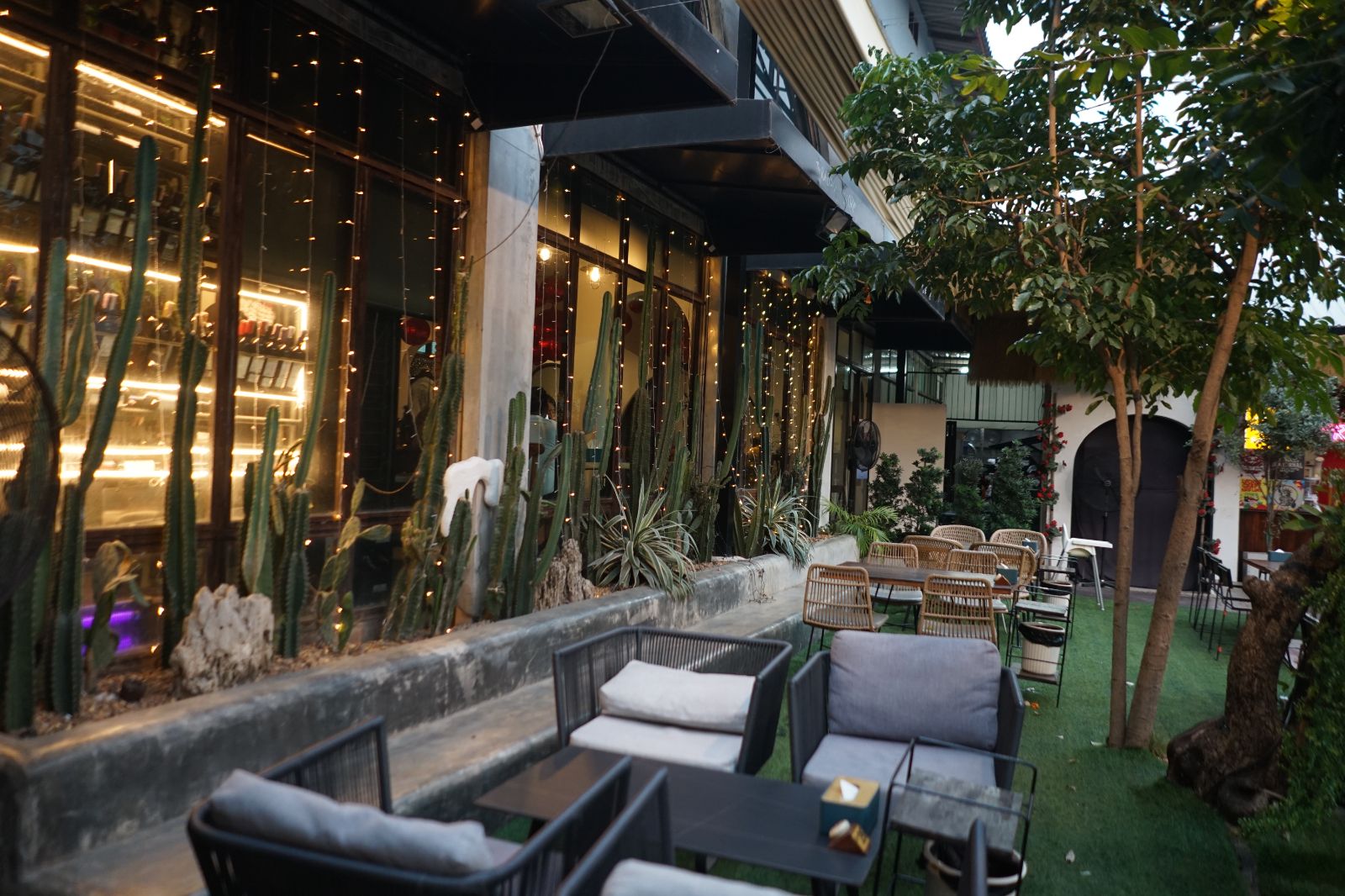 The Rabbit's Grove ambiance image 21