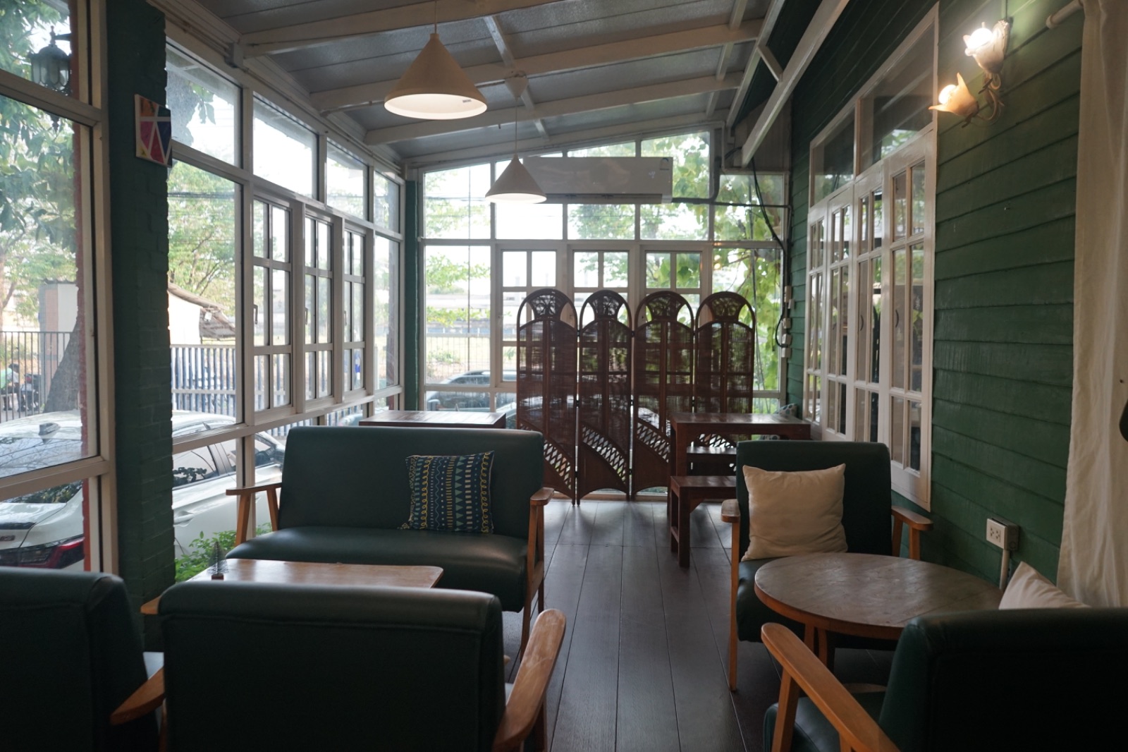 RATT CAFE ambiance image 5