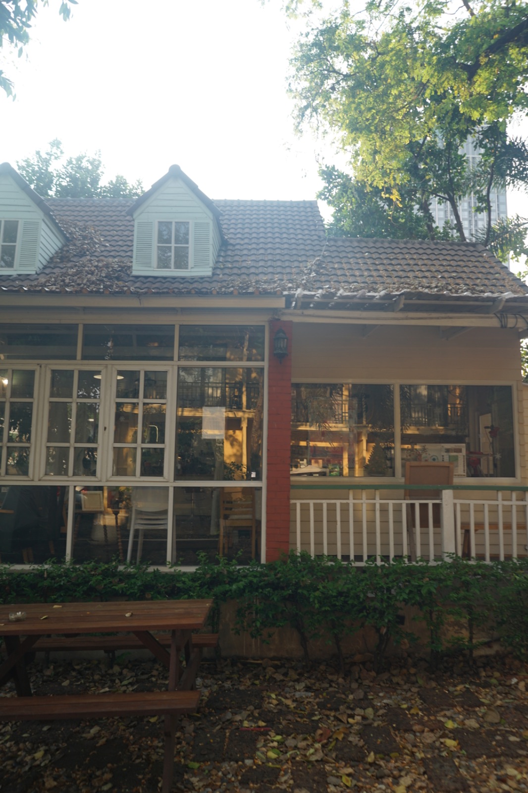 RATT CAFE ambiance image 3