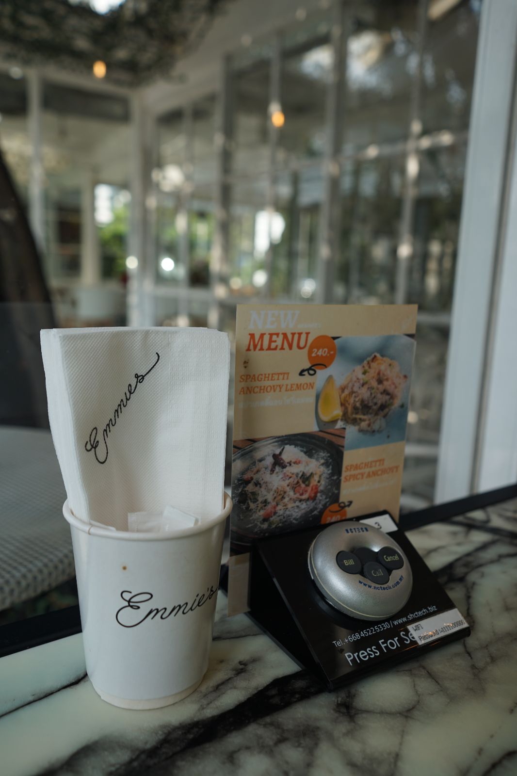 Emmie's ambiance image 2