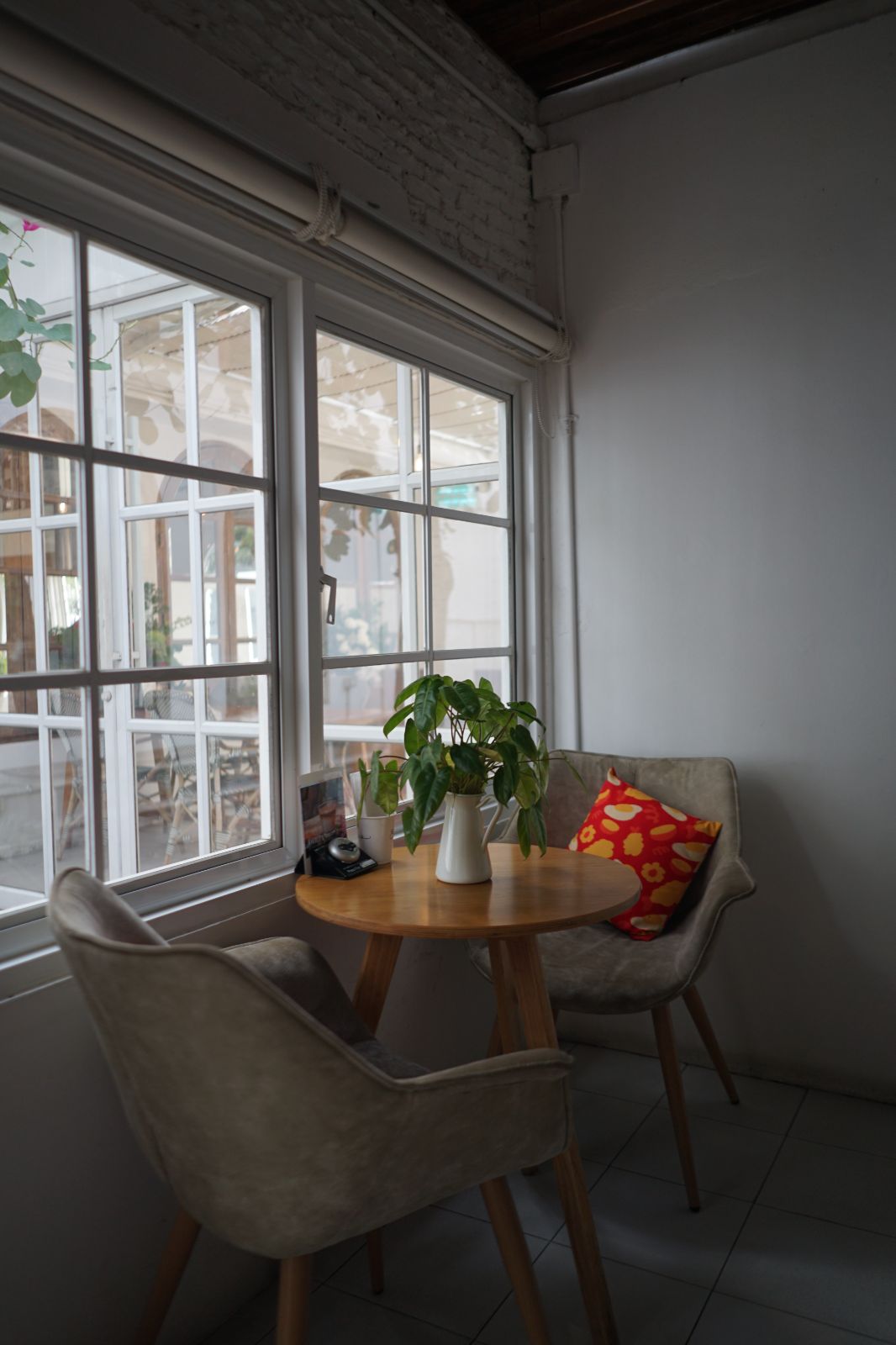 Emmie's ambiance image 6