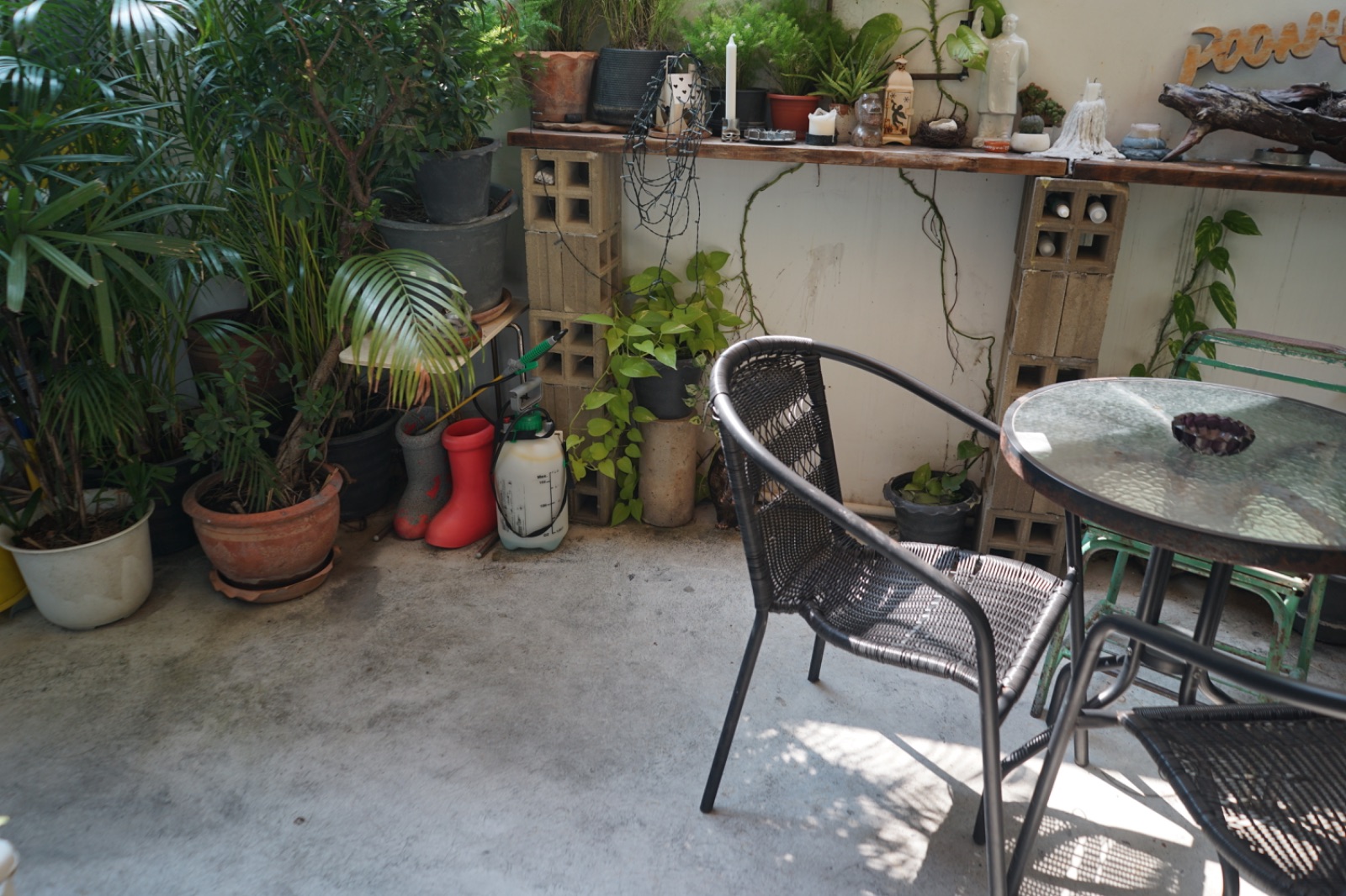 POONYPOONYCOFFEE hero image 3