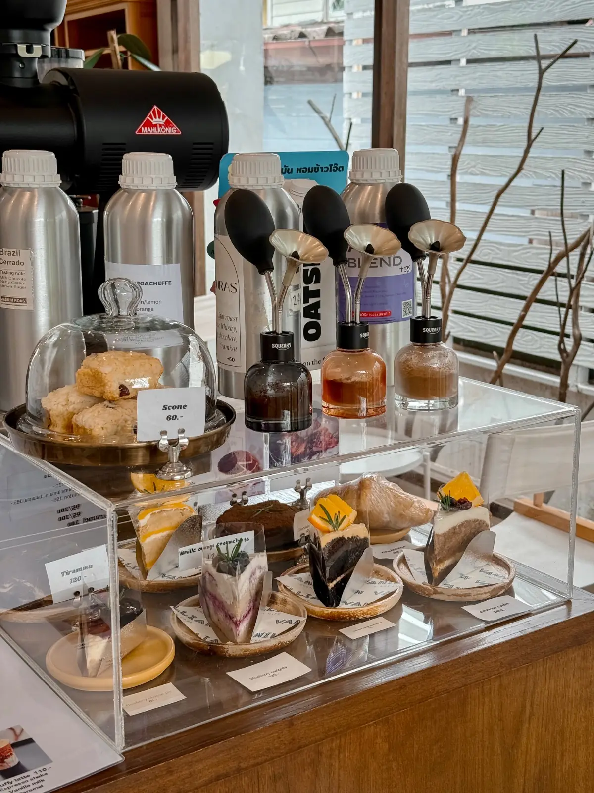 Vanillian Scent and Cafe food image 2