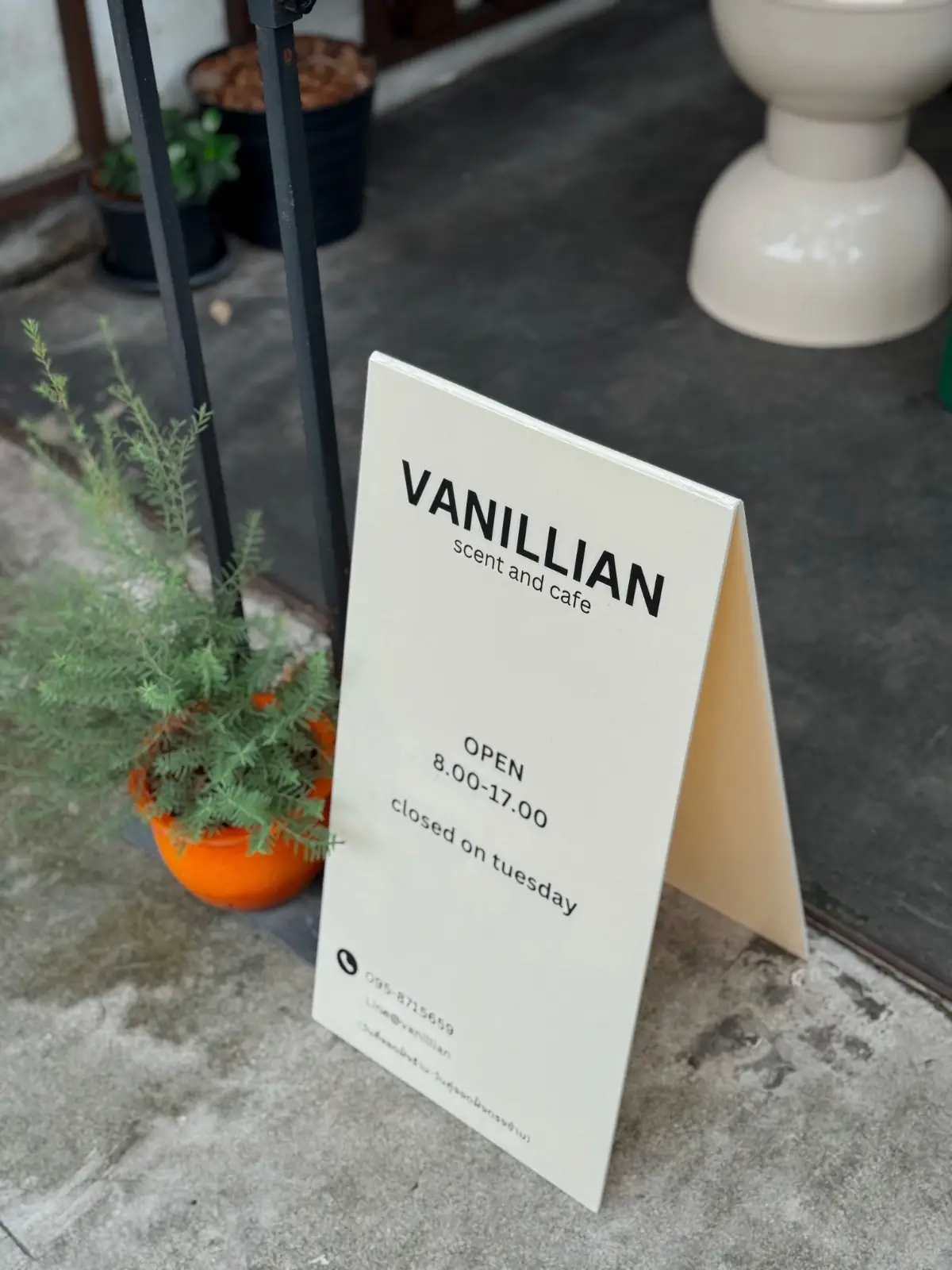 Vanillian Scent and Cafe other image 1
