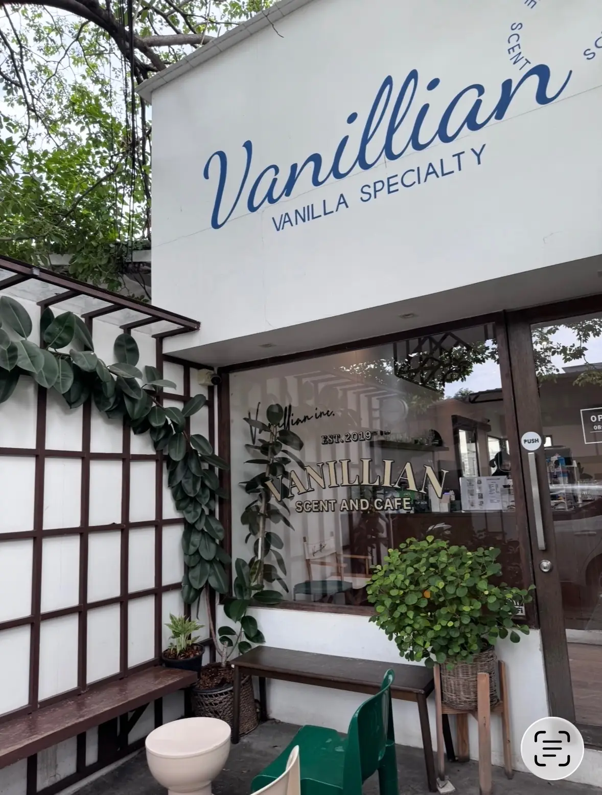 Vanillian Scent and Cafe overall image 1