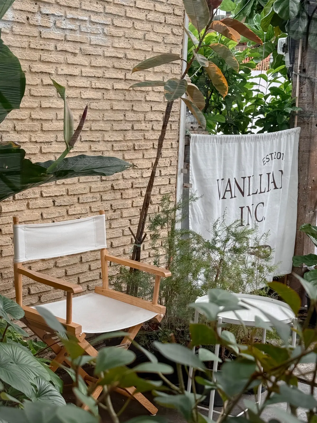 Vanillian Scent and Cafe overall image 2