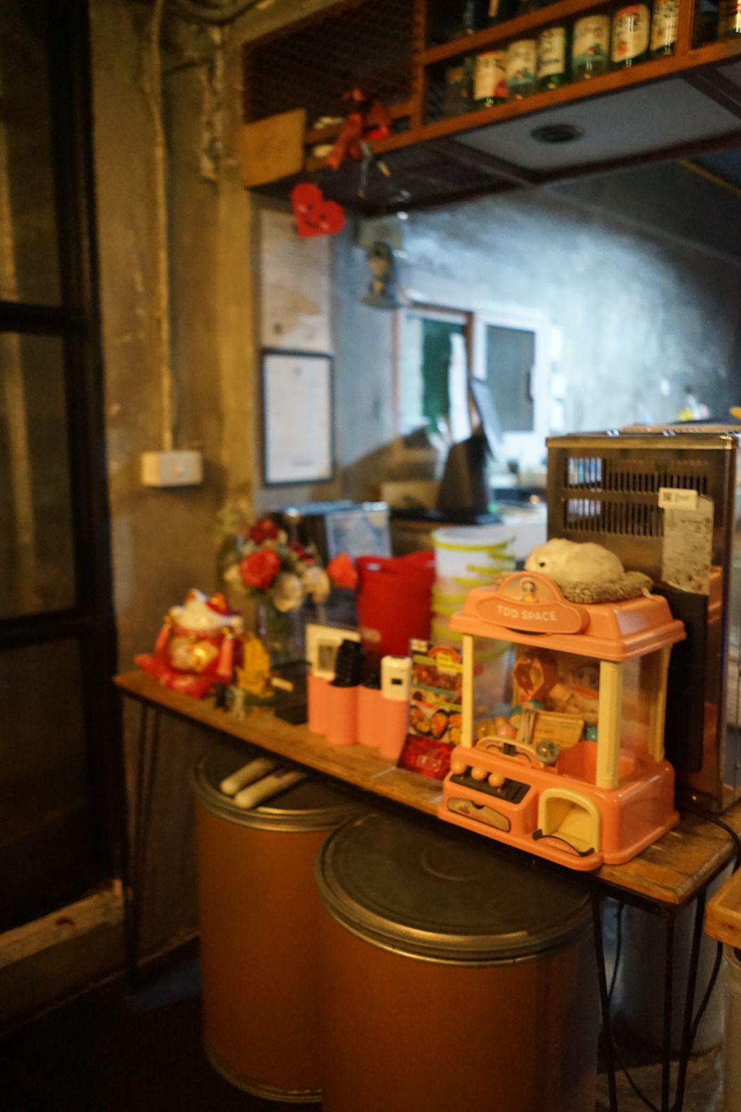 เกาอีหลี Restaurant and bar ambiance image 4